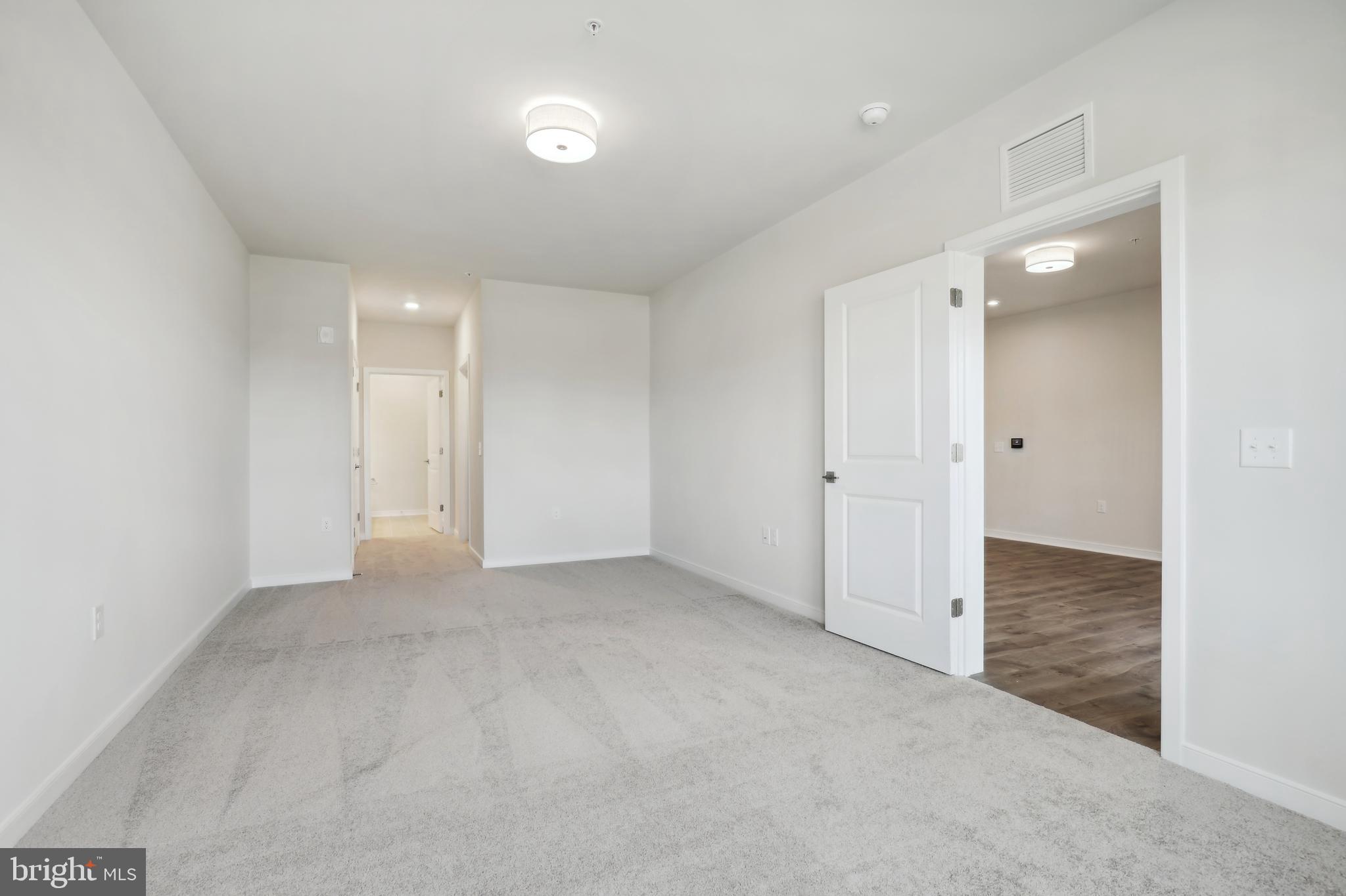 POTOMAC STATION MARKETPLACE - Residential