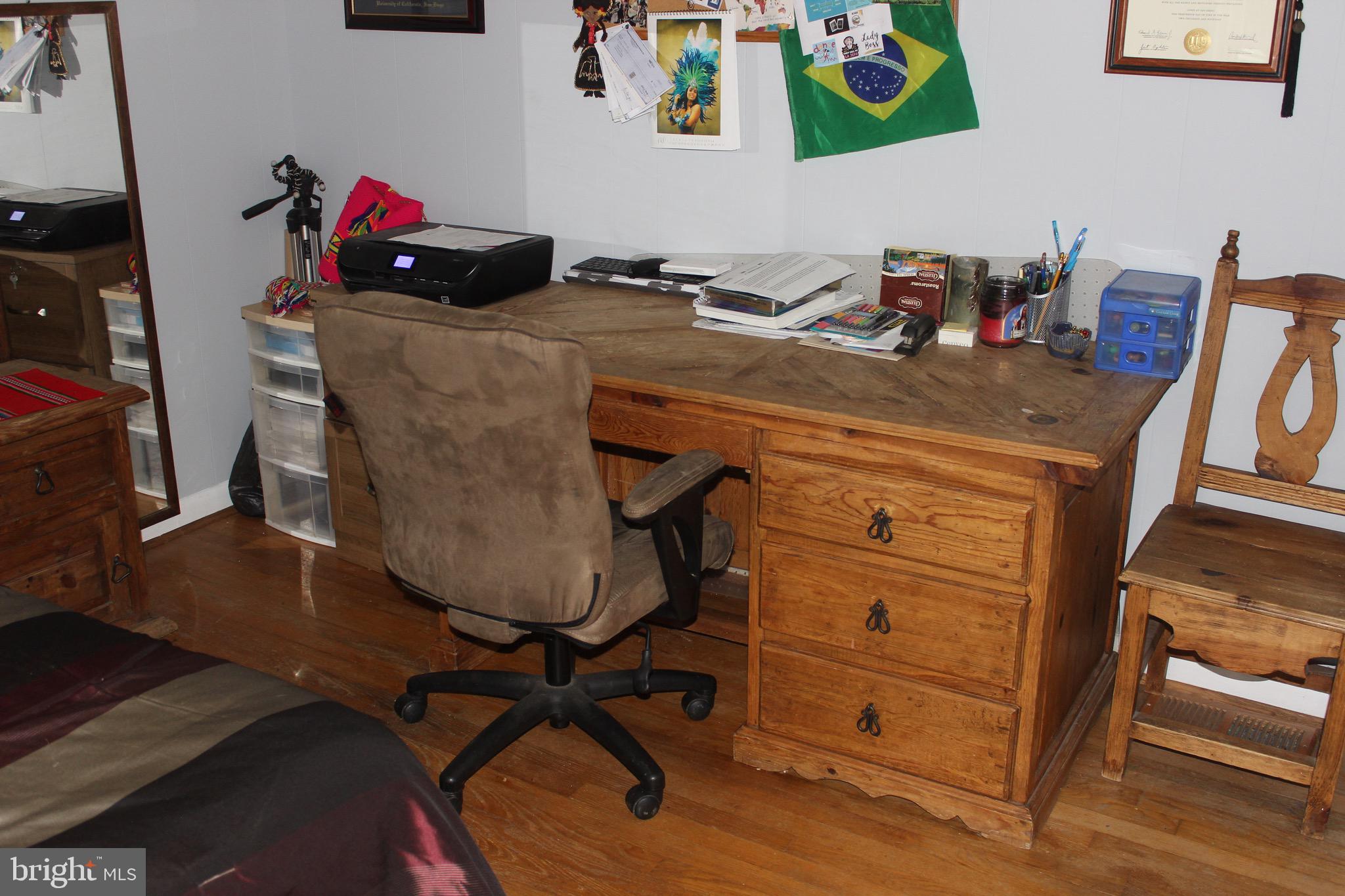 HOLLYWOOD PARK - Residential