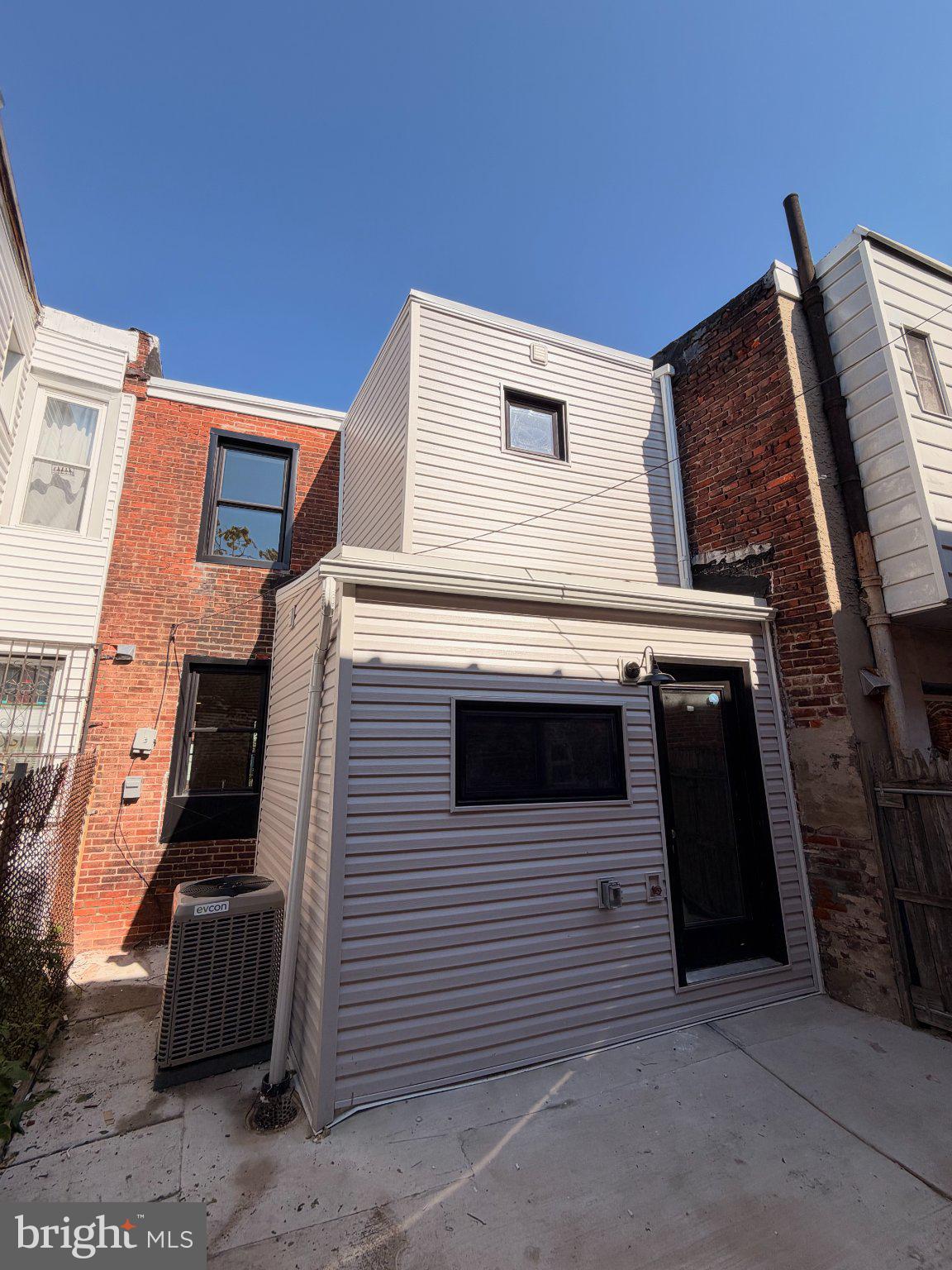 418 SIGEL STREET