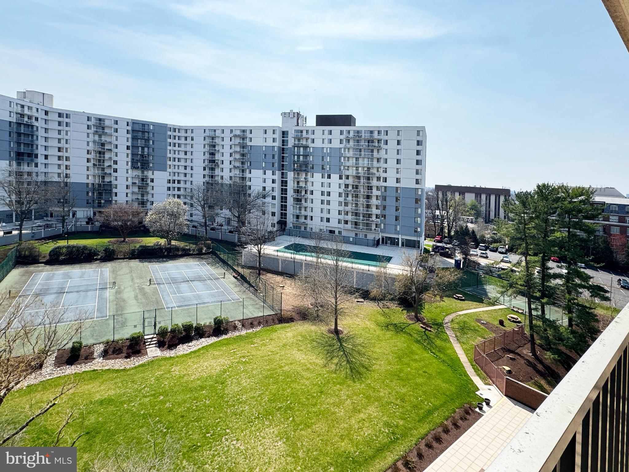 MCLEAN HOUSE - Residential