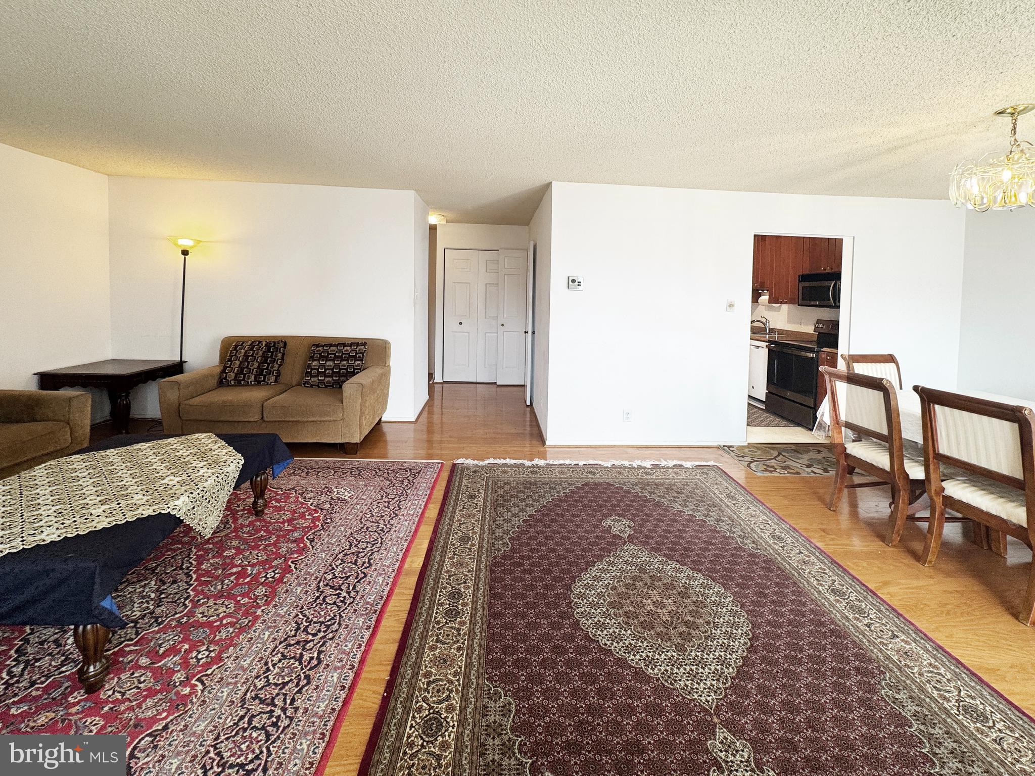 MCLEAN HOUSE - Residential