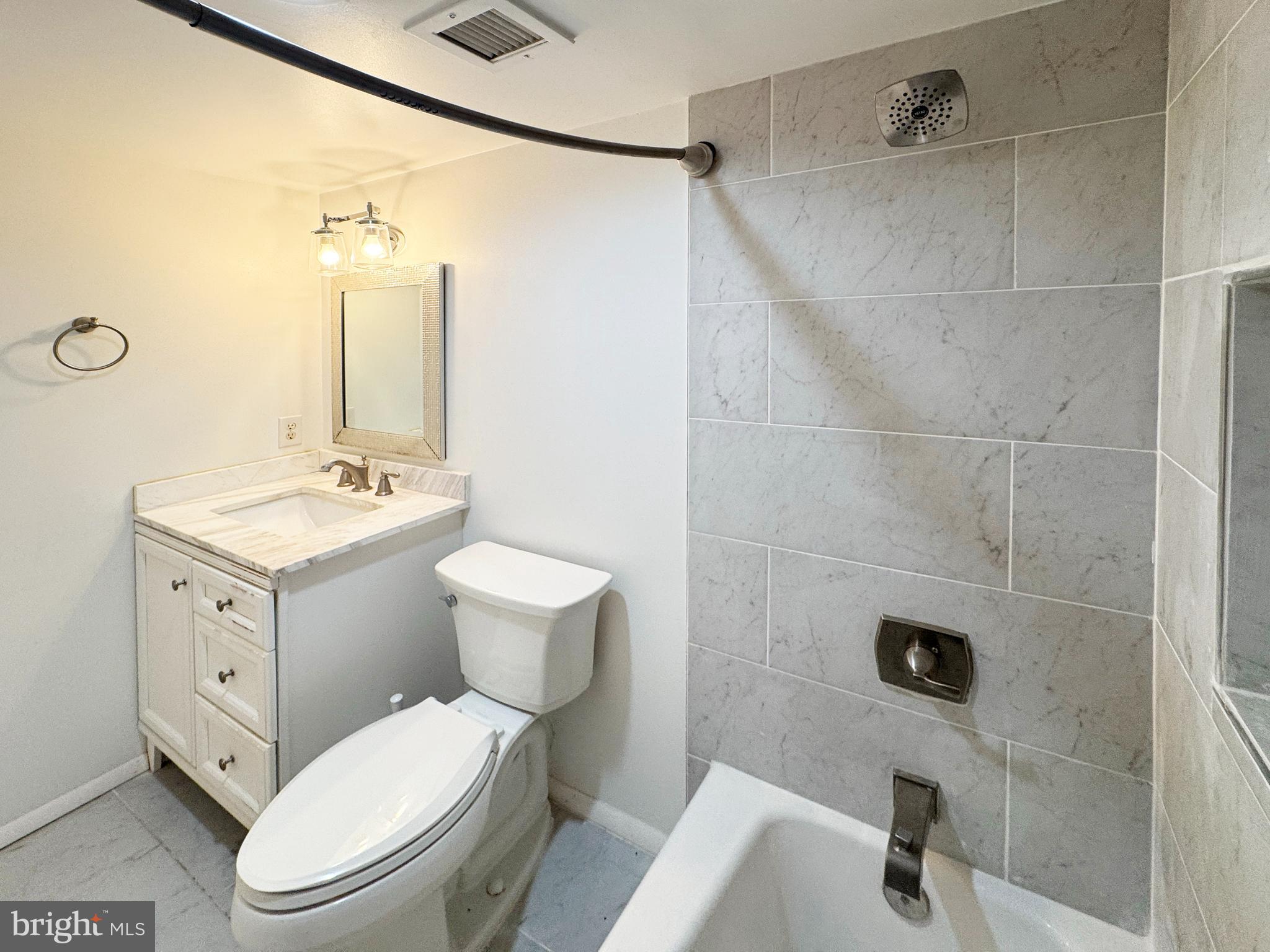 MCLEAN HOUSE - Residential