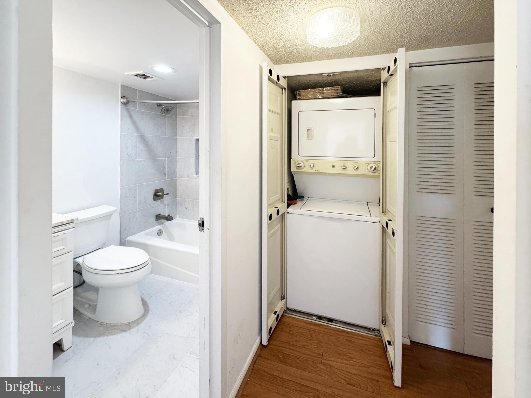 MCLEAN HOUSE - Residential