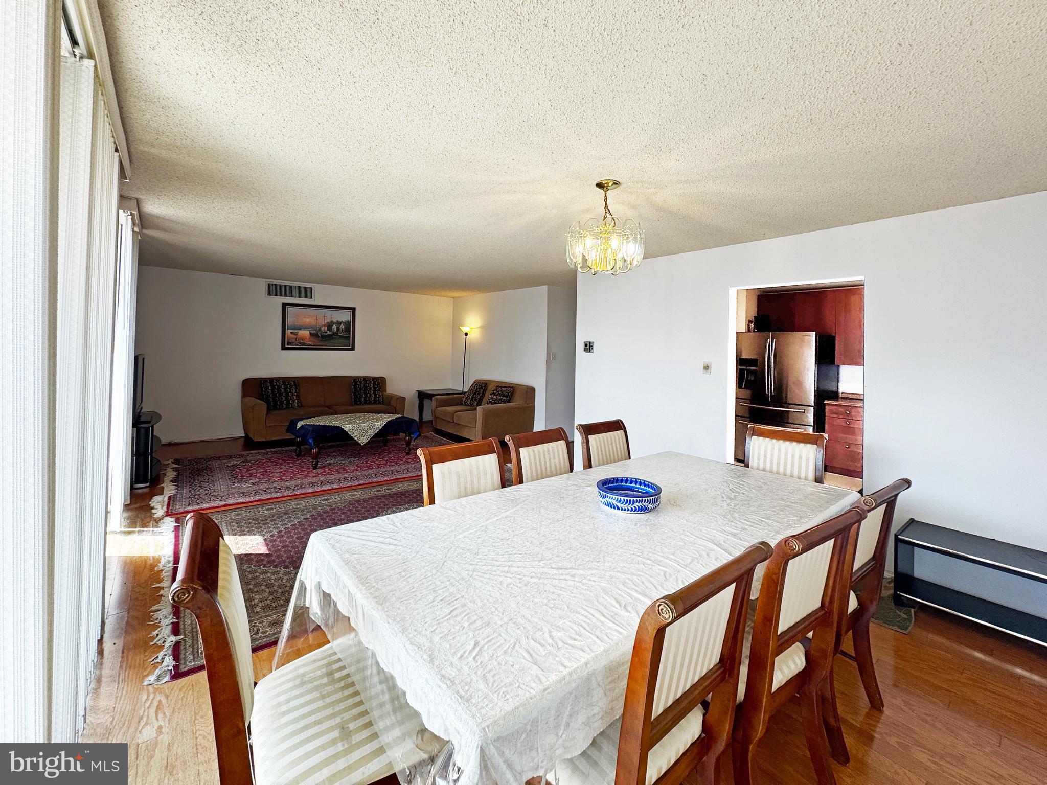 MCLEAN HOUSE - Residential