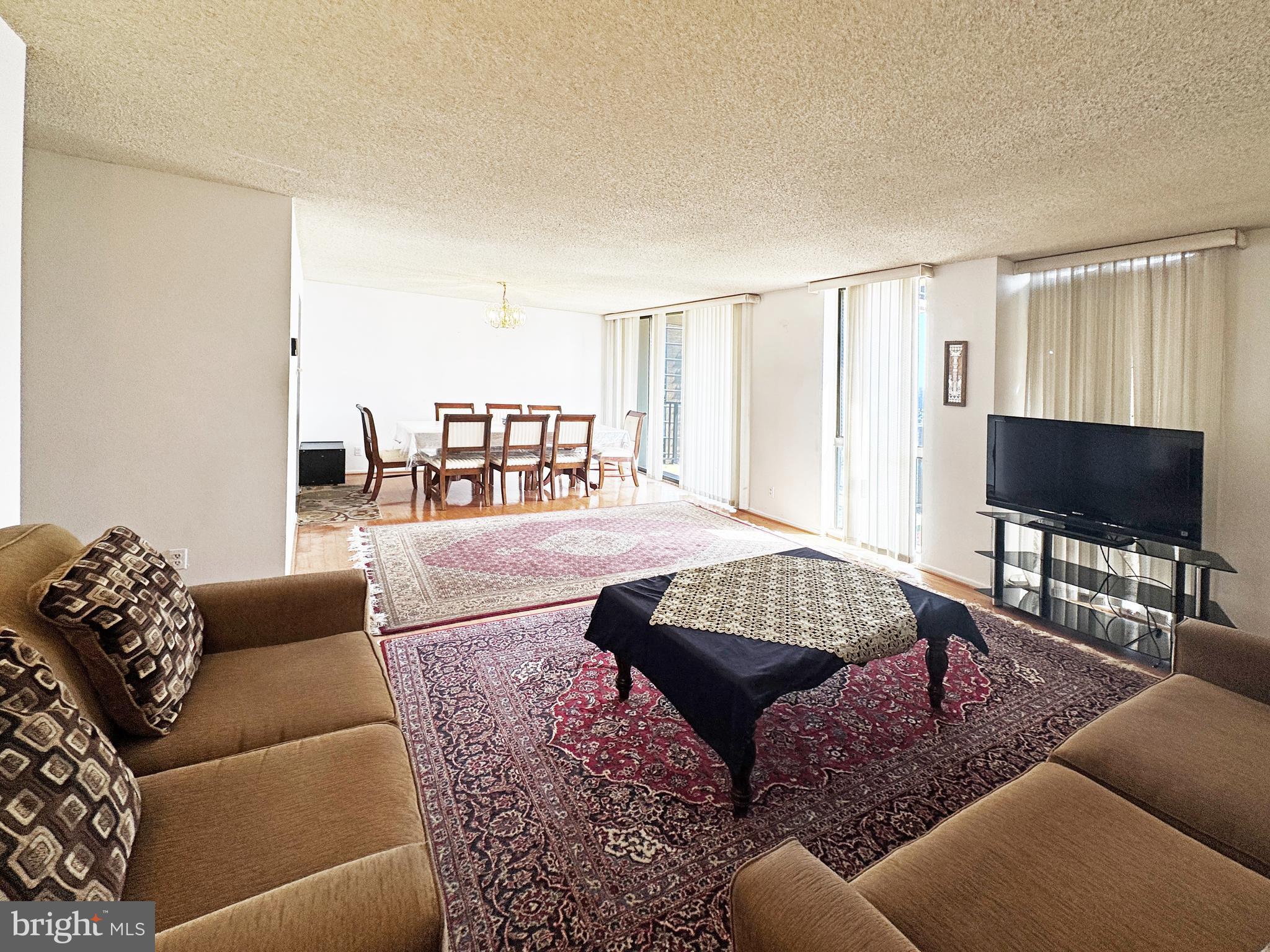 MCLEAN HOUSE - Residential