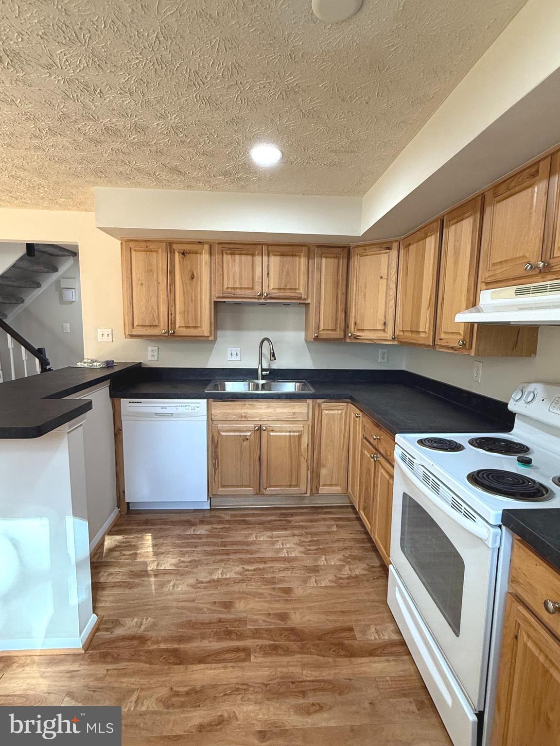 LITTLE ROCKY RUN - Residential Lease