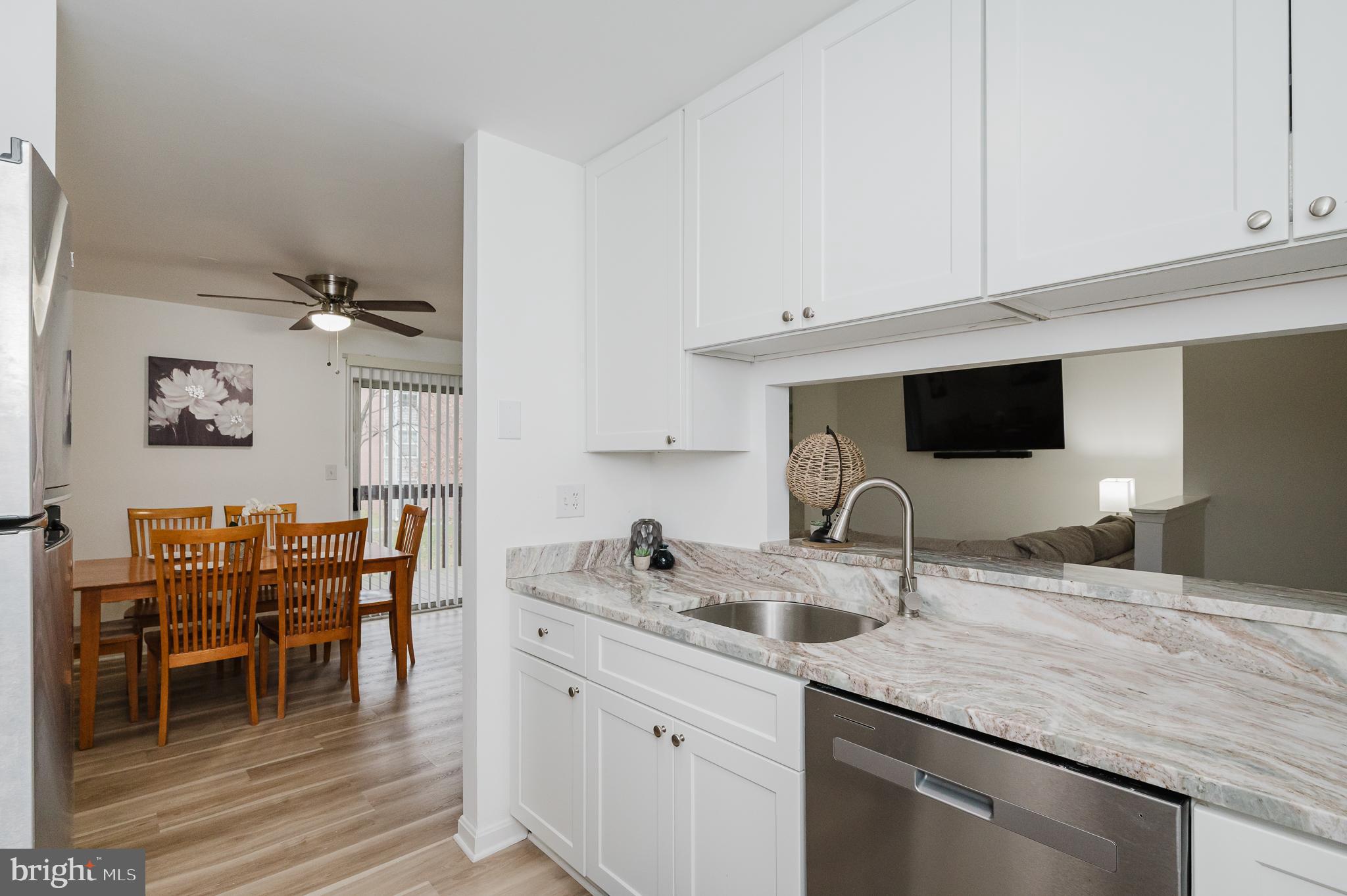 CROMWELL FOUNTAIN - Residential