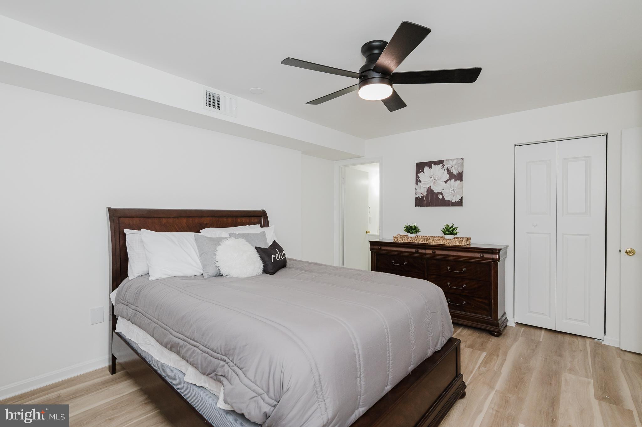 CROMWELL FOUNTAIN - Residential