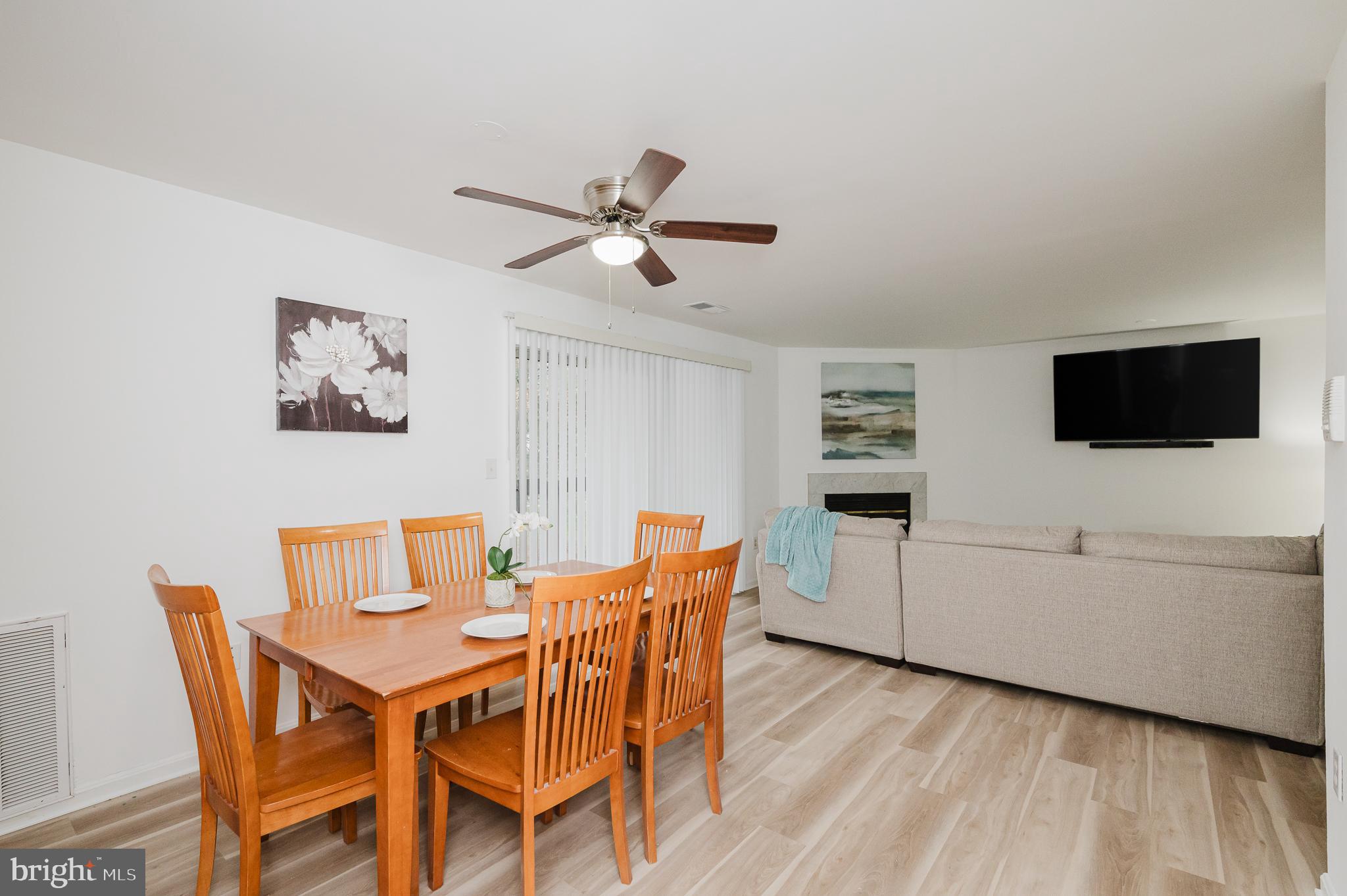 CROMWELL FOUNTAIN - Residential