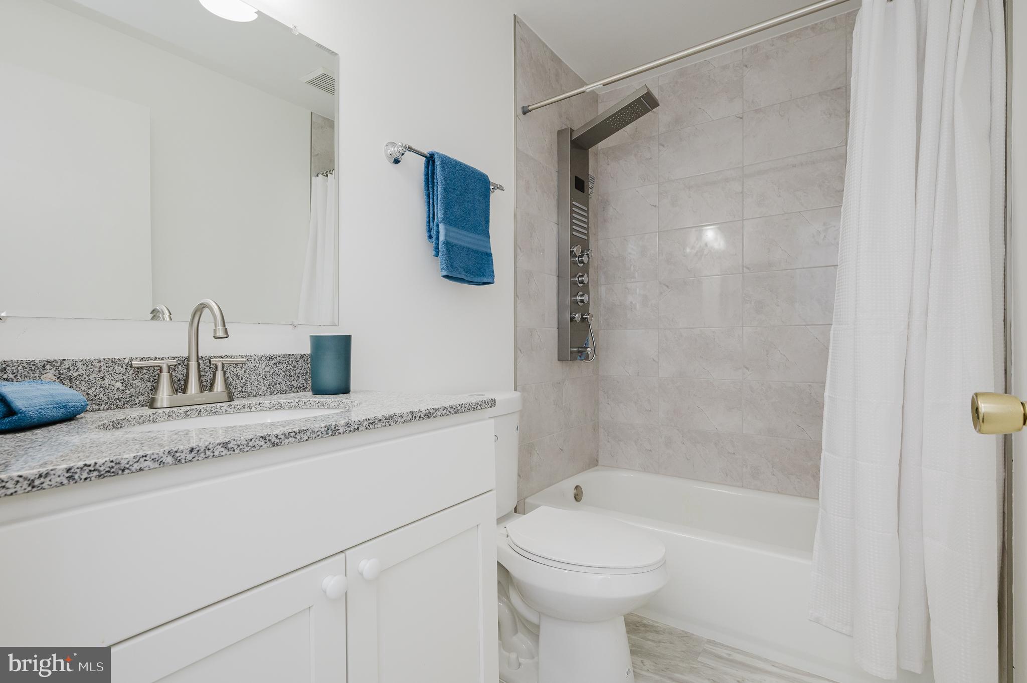 CROMWELL FOUNTAIN - Residential