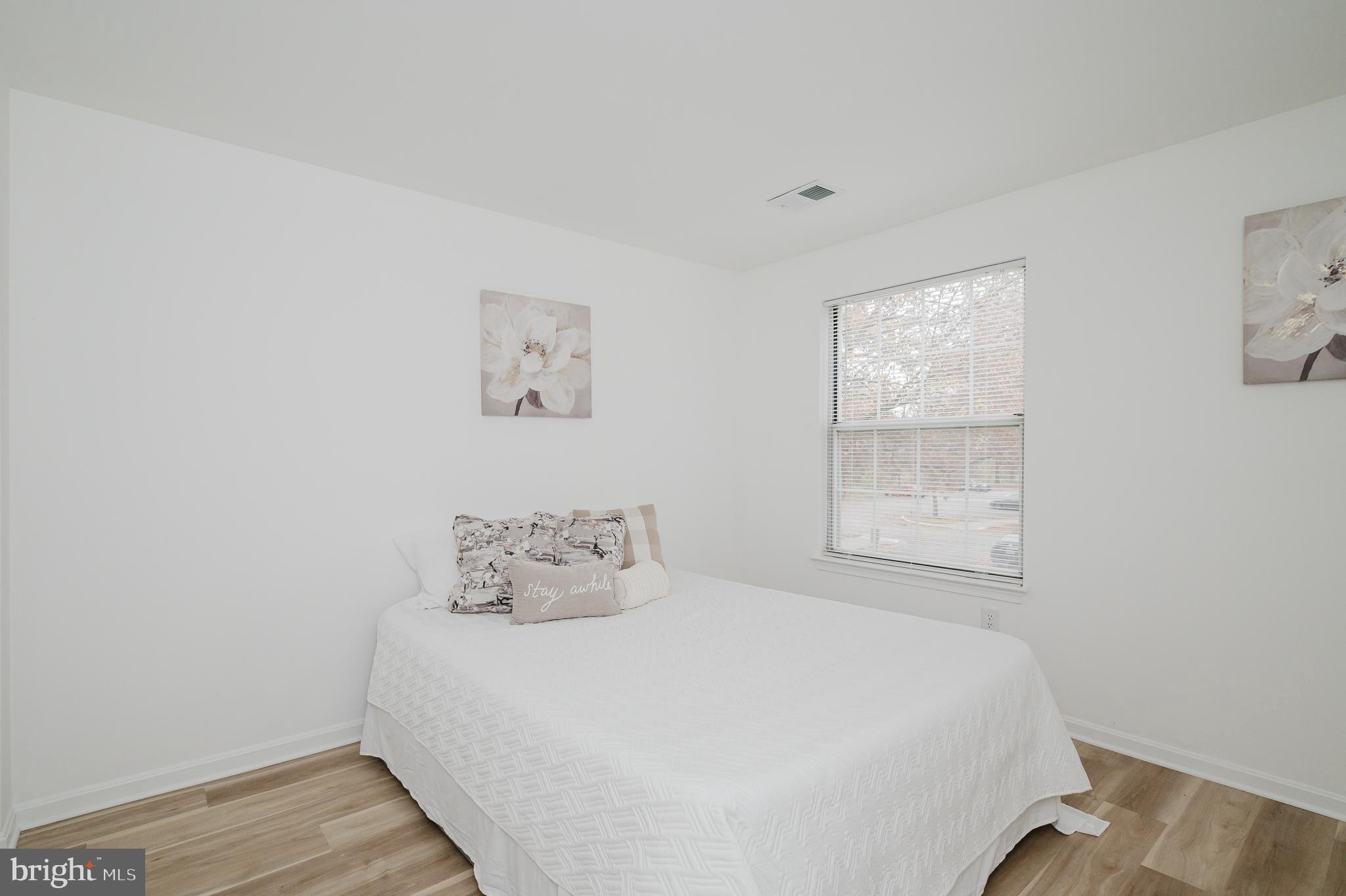 CROMWELL FOUNTAIN - Residential