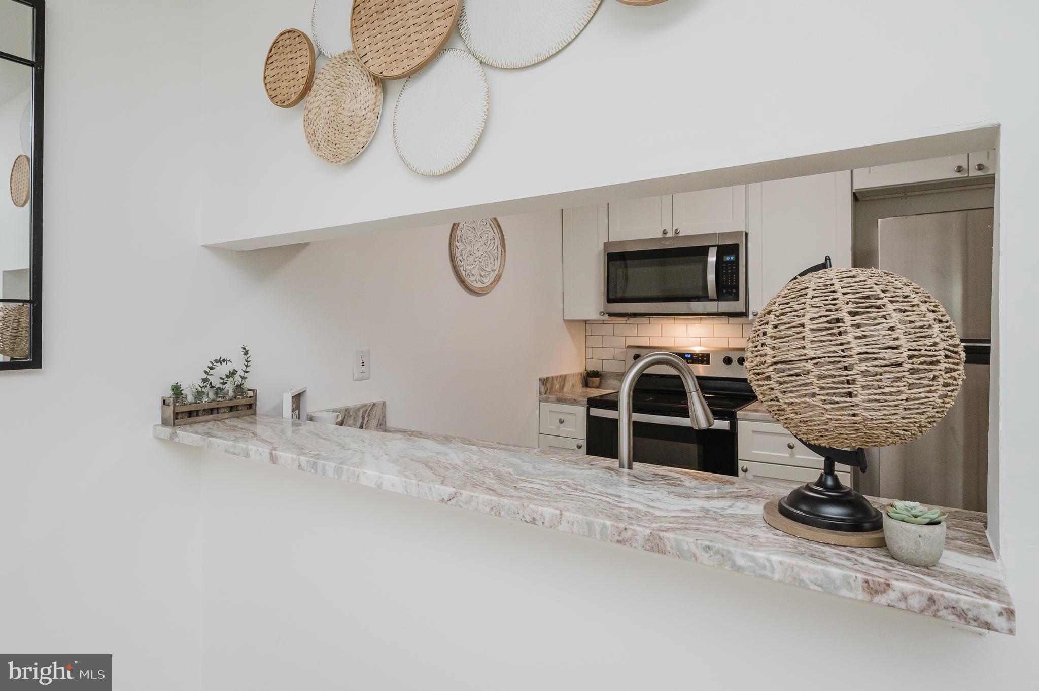 CROMWELL FOUNTAIN - Residential