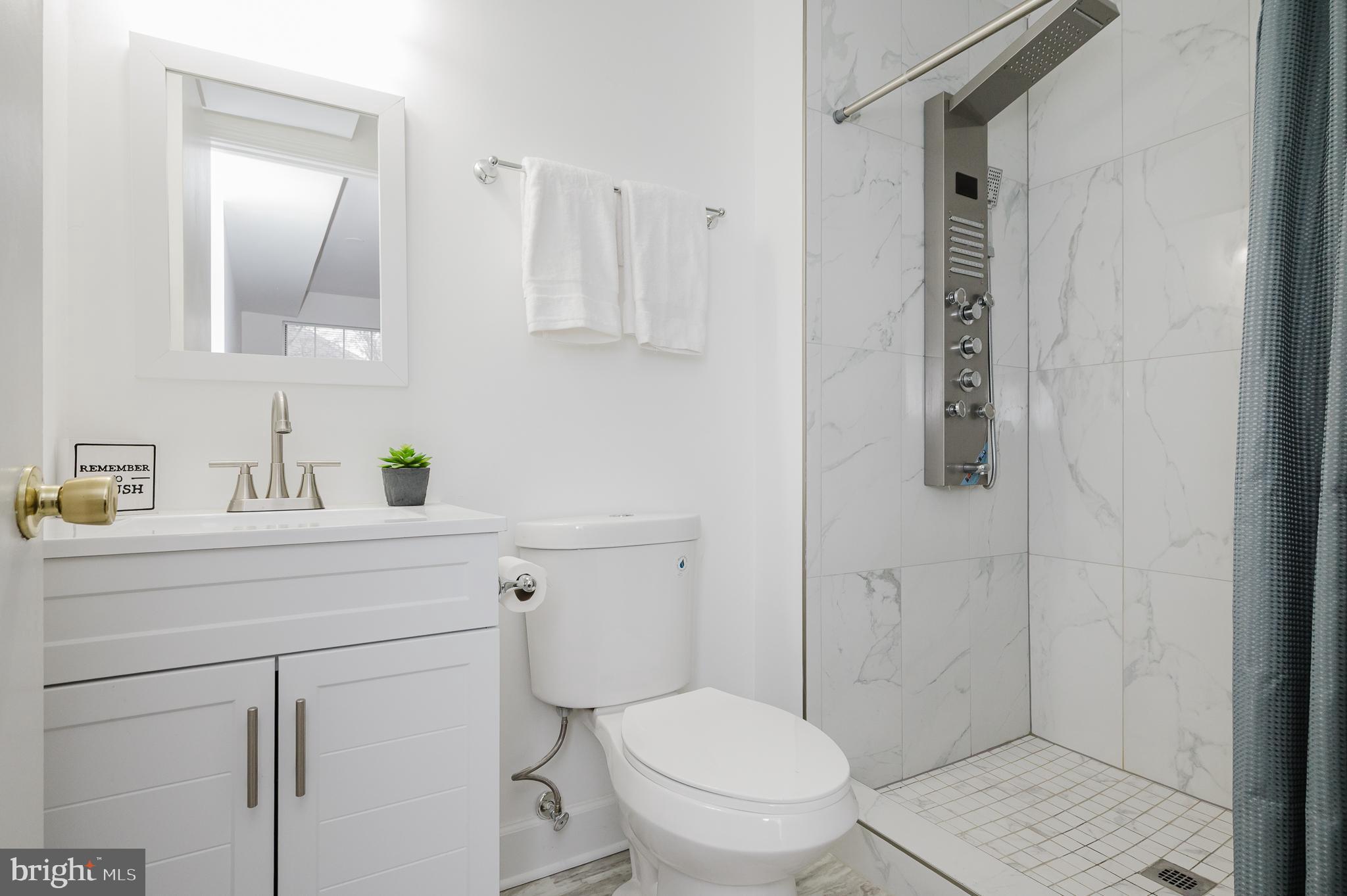 CROMWELL FOUNTAIN - Residential