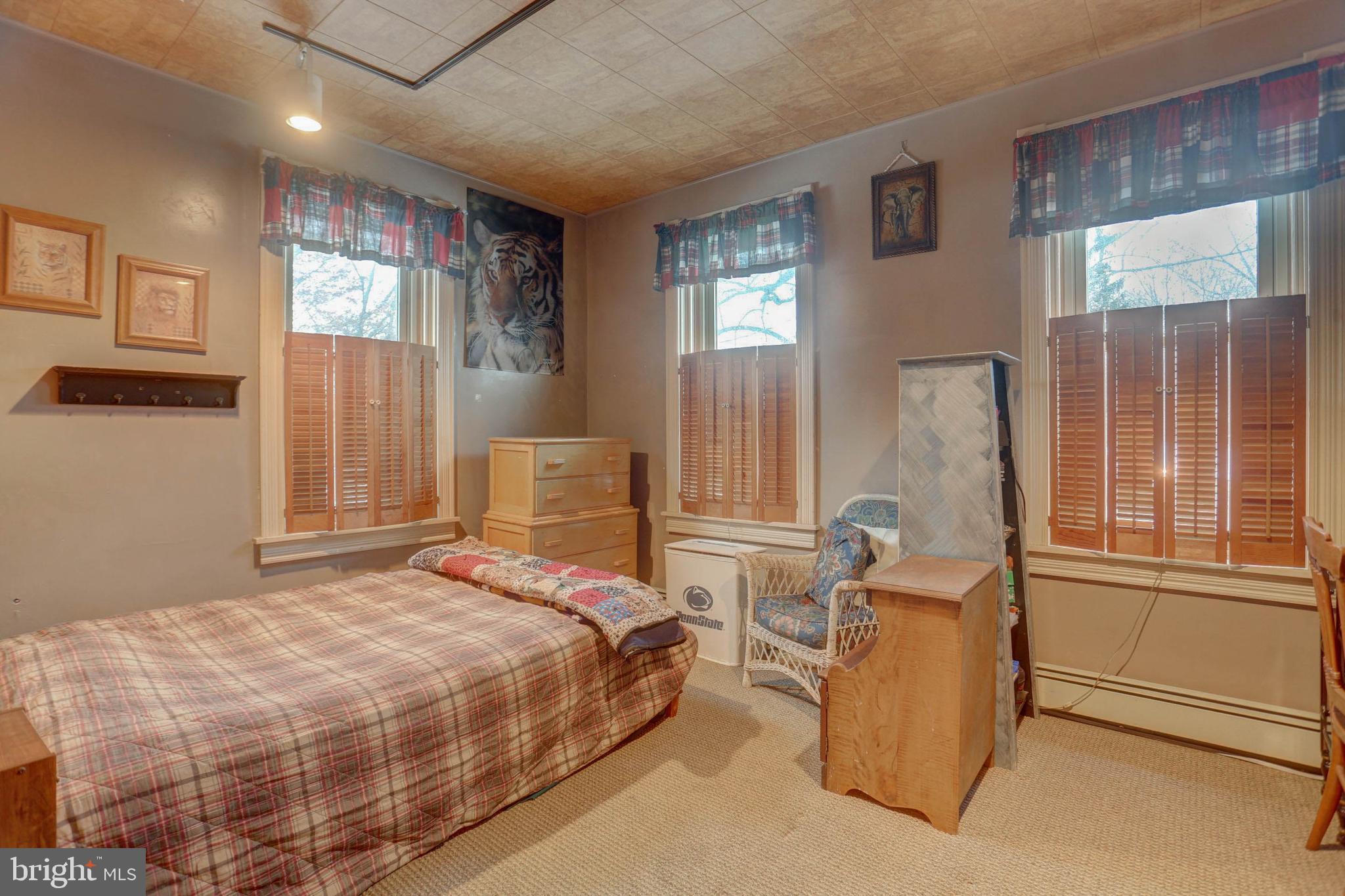 EAST HEMPFIELD TWP - Residential