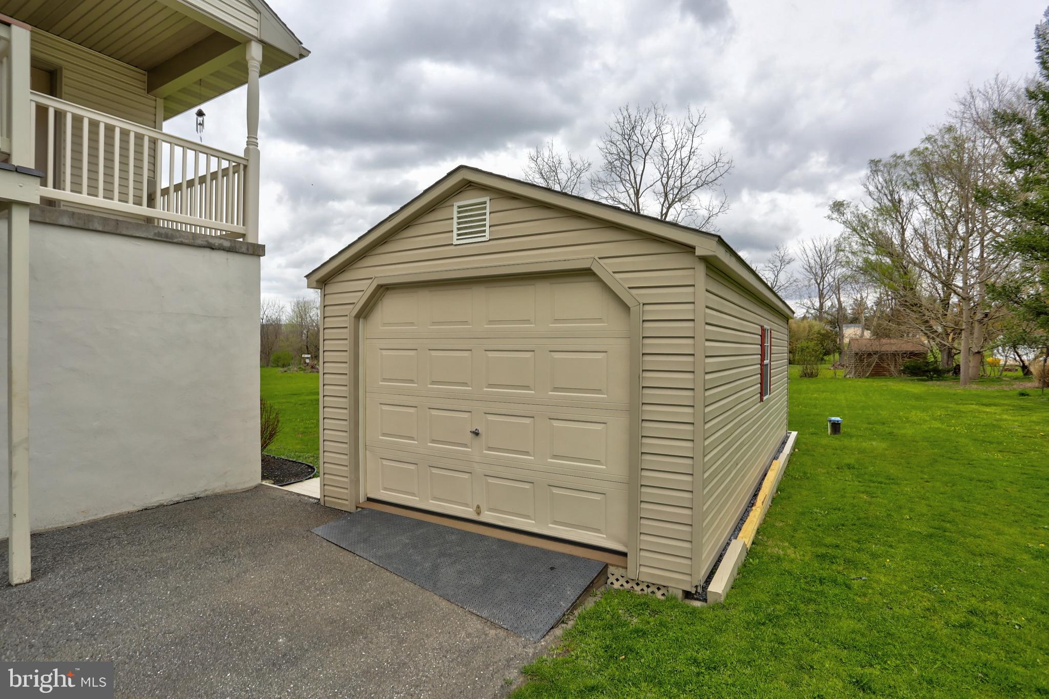 EAST HEMPFIELD TWP - Residential