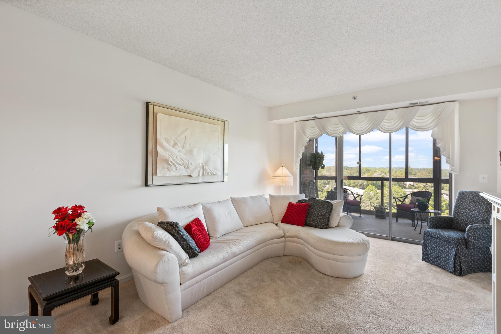 VANTAGE POINT EAST @ LEISURE WORLD - Residential