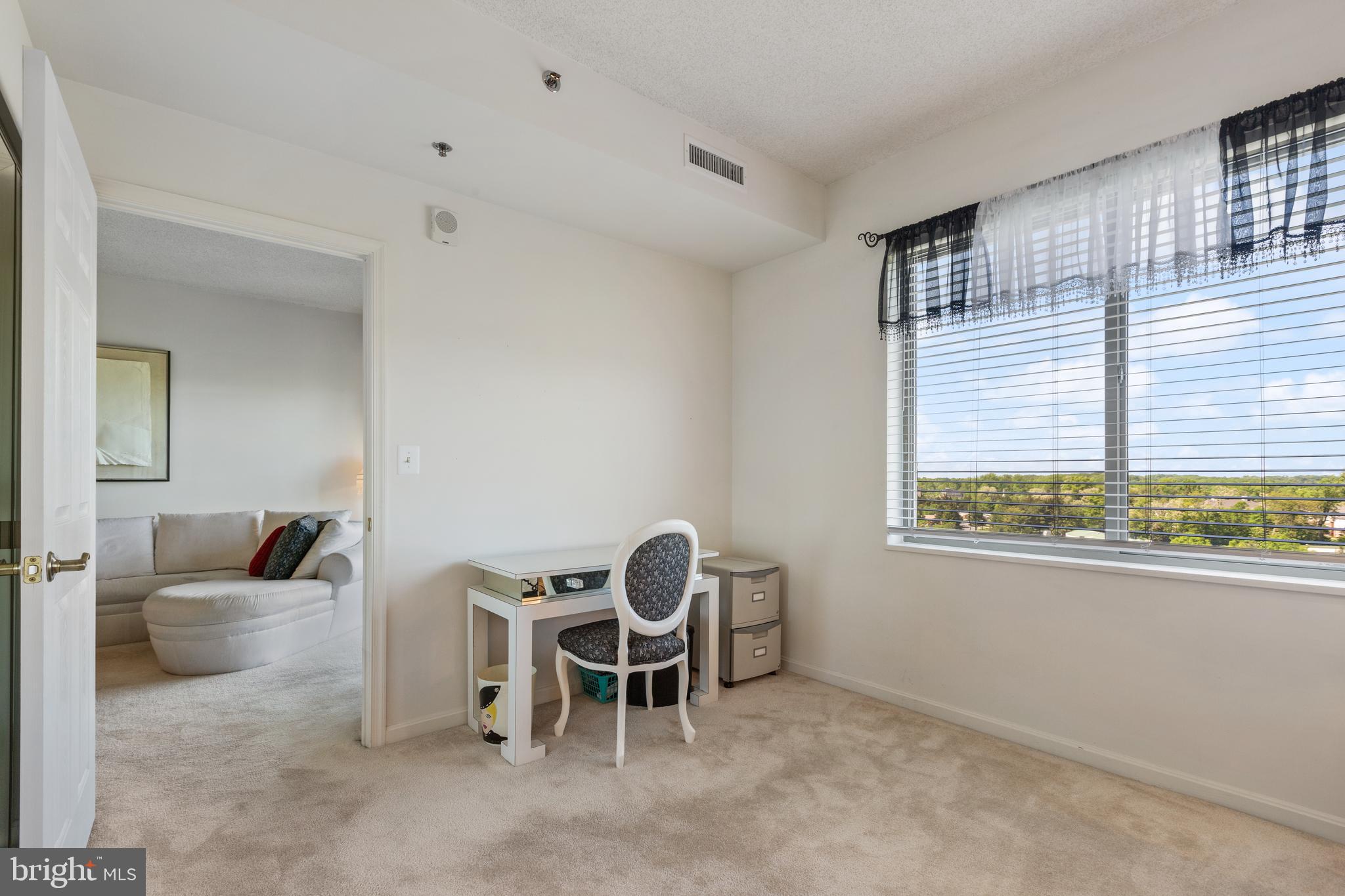 VANTAGE POINT EAST @ LEISURE WORLD - Residential