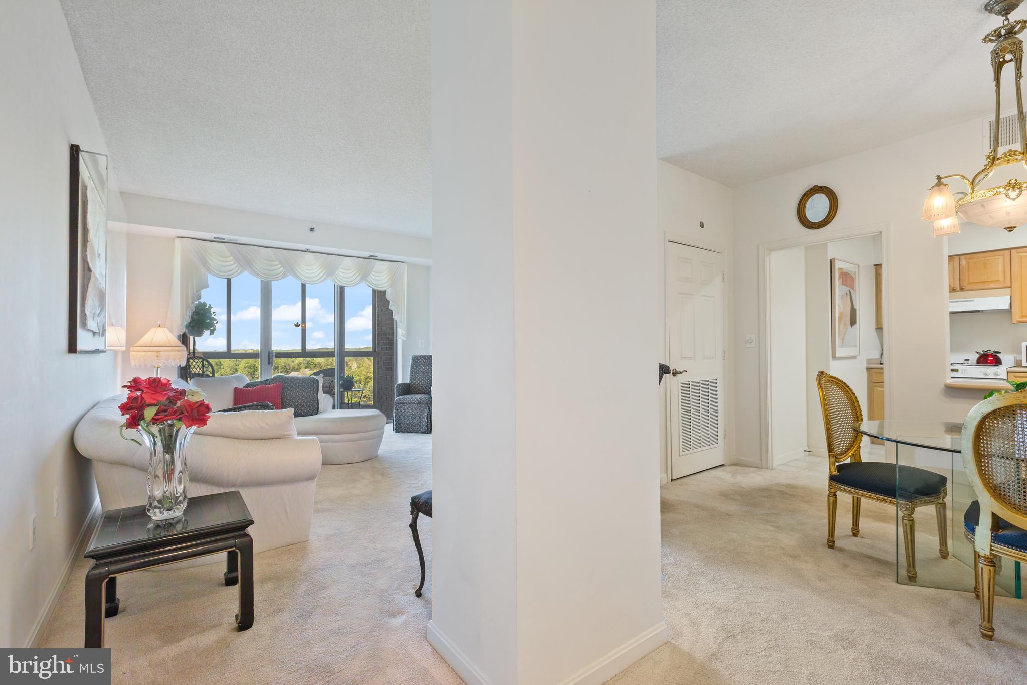 VANTAGE POINT EAST @ LEISURE WORLD - Residential