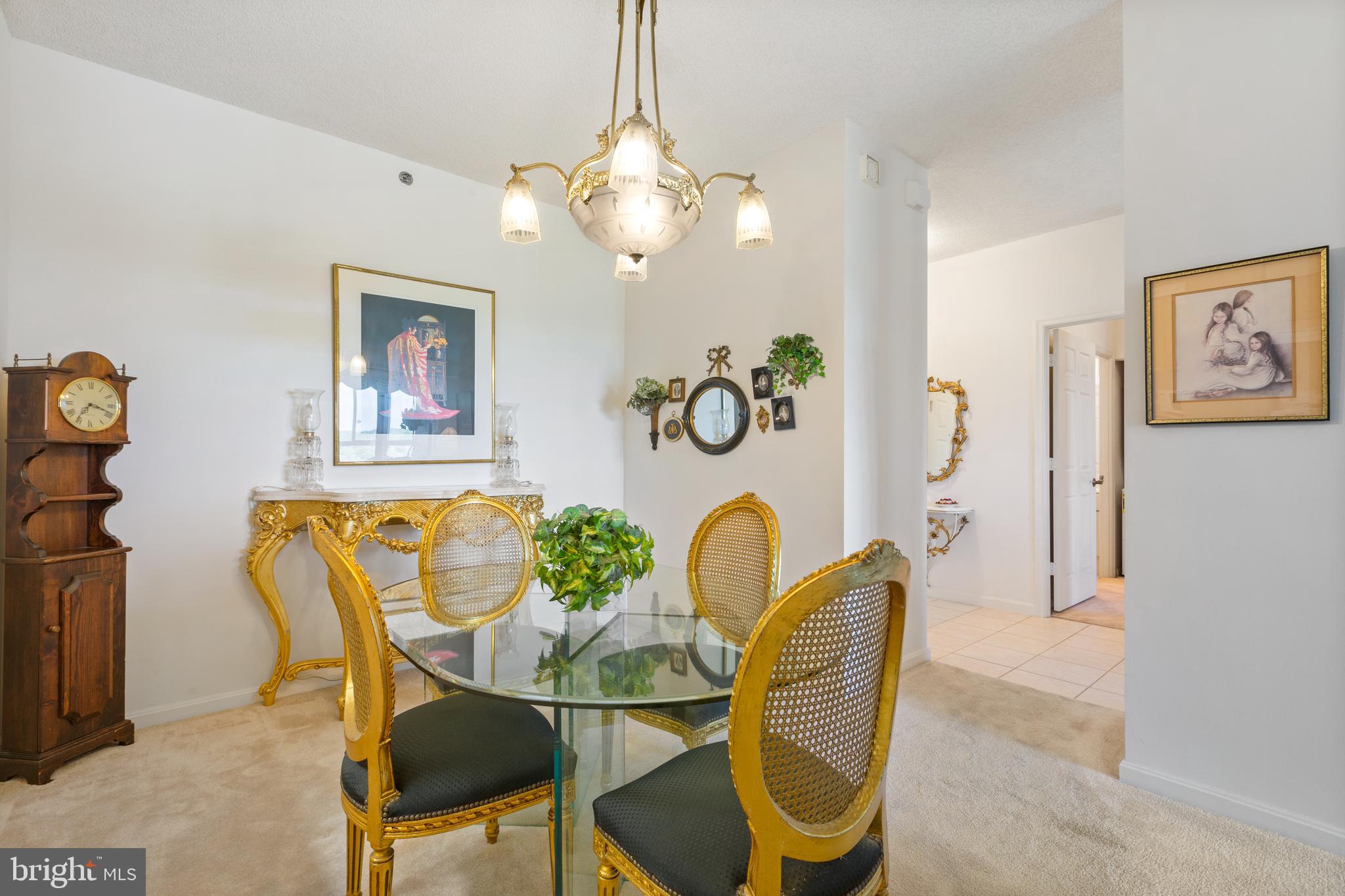 VANTAGE POINT EAST @ LEISURE WORLD - Residential