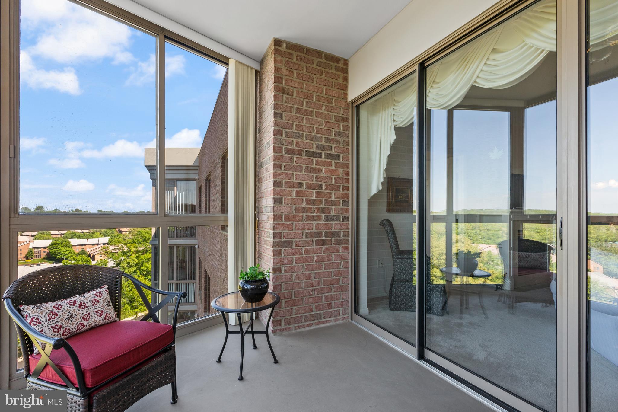 VANTAGE POINT EAST @ LEISURE WORLD - Residential