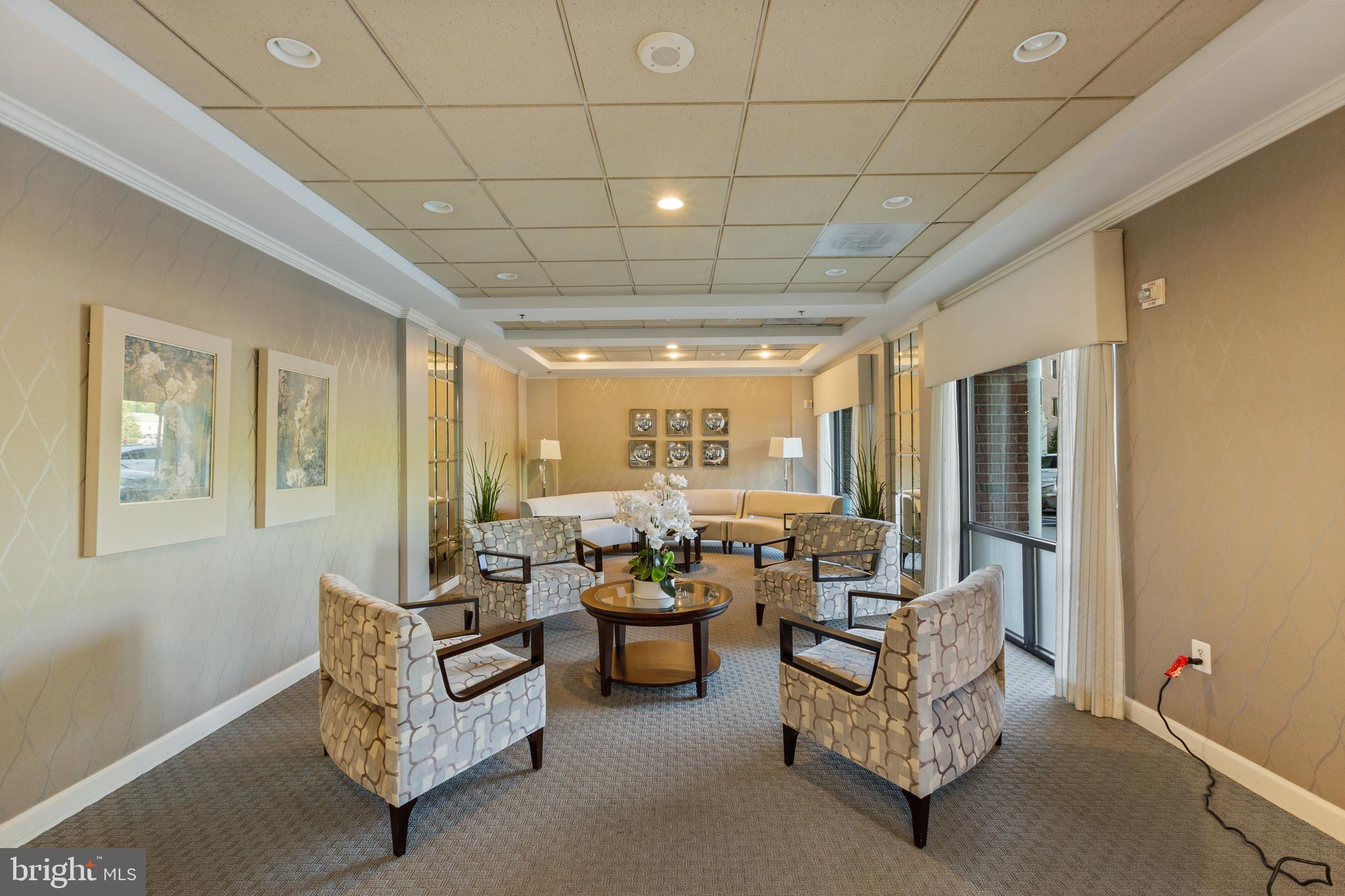 VANTAGE POINT EAST @ LEISURE WORLD - Residential