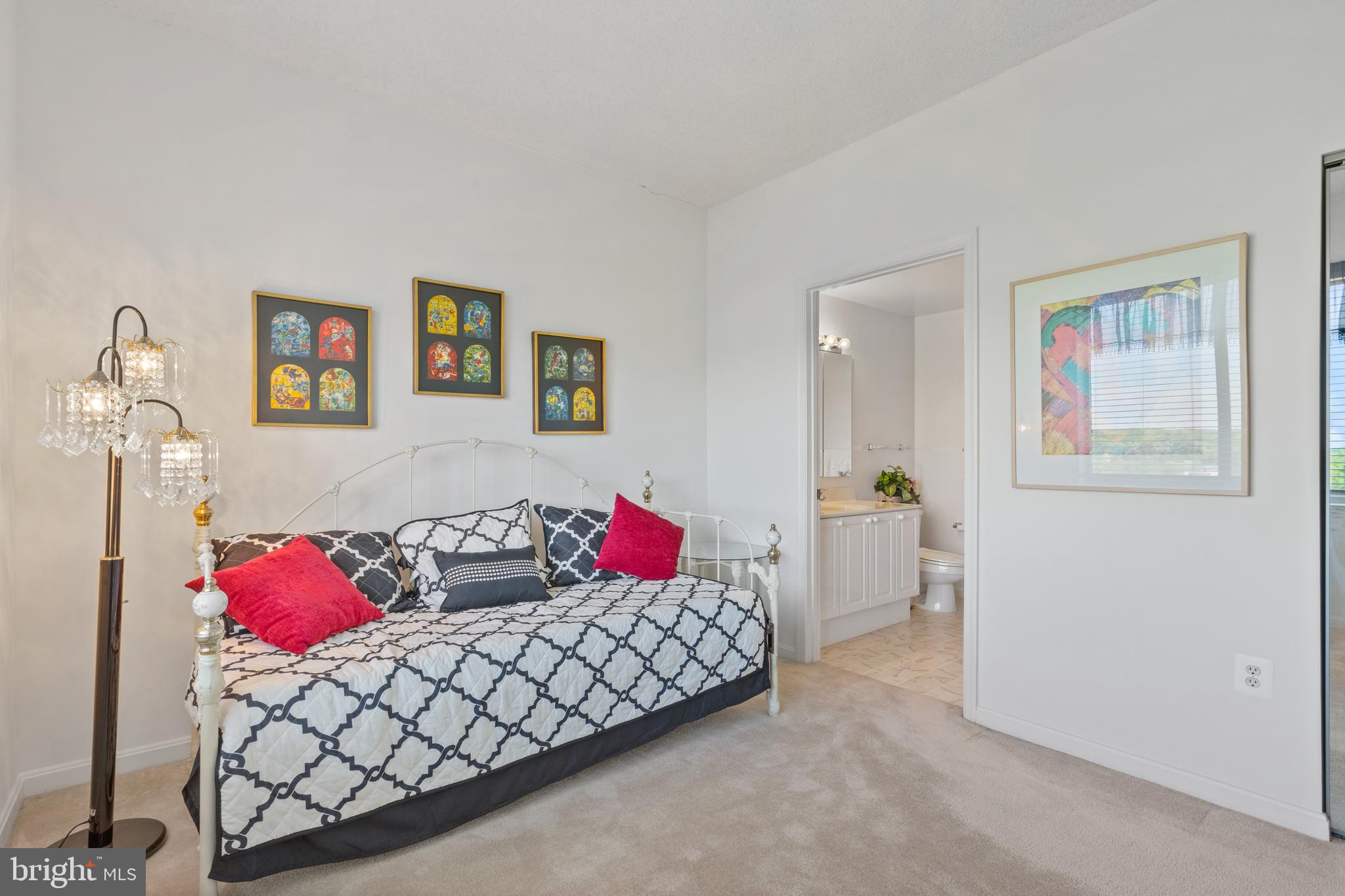 VANTAGE POINT EAST @ LEISURE WORLD - Residential