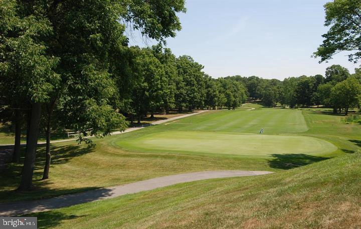 VANTAGE POINT EAST @ LEISURE WORLD - Residential