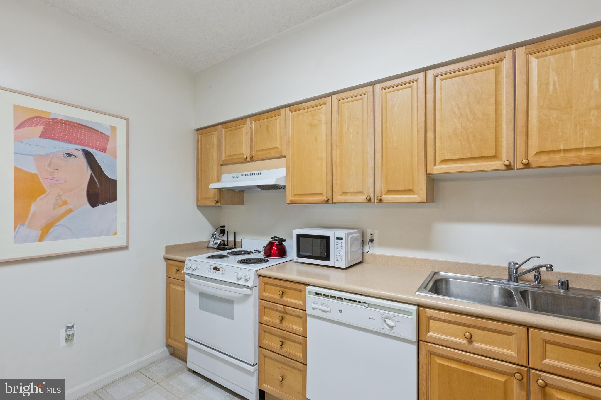 VANTAGE POINT EAST @ LEISURE WORLD - Residential