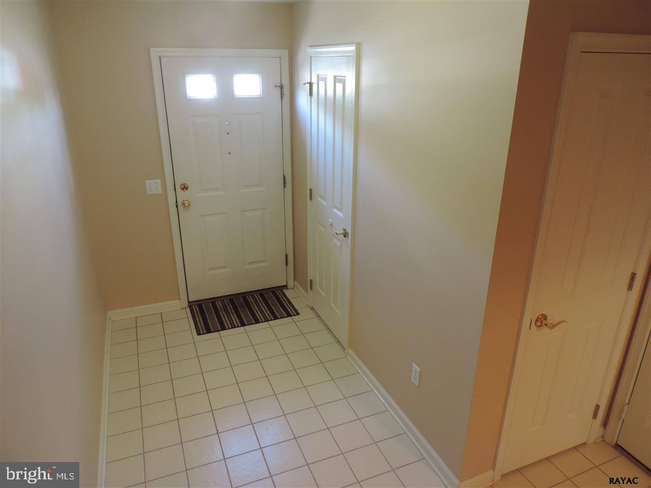 LOMBARD PINES - Residential