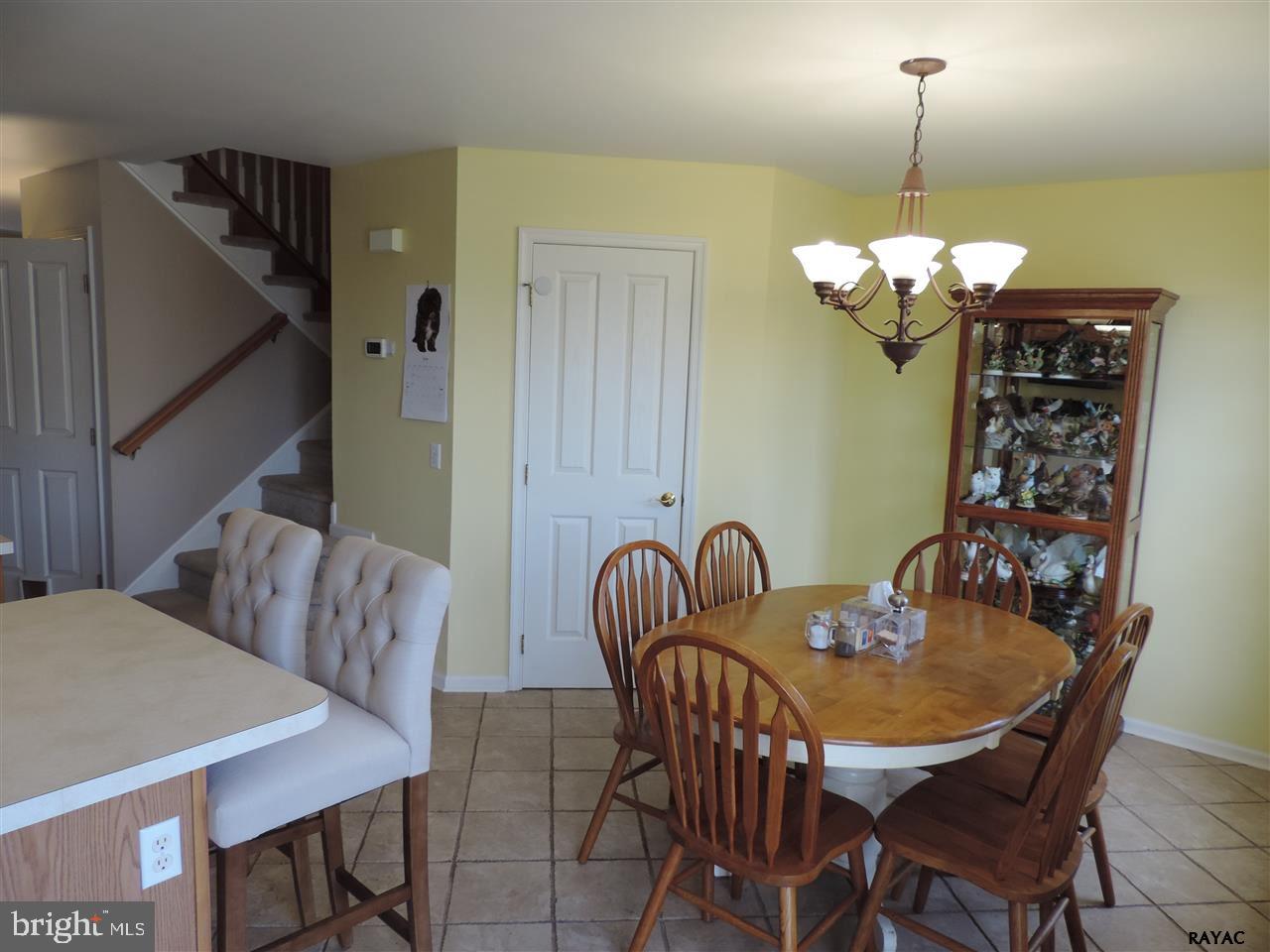 LOMBARD PINES - Residential