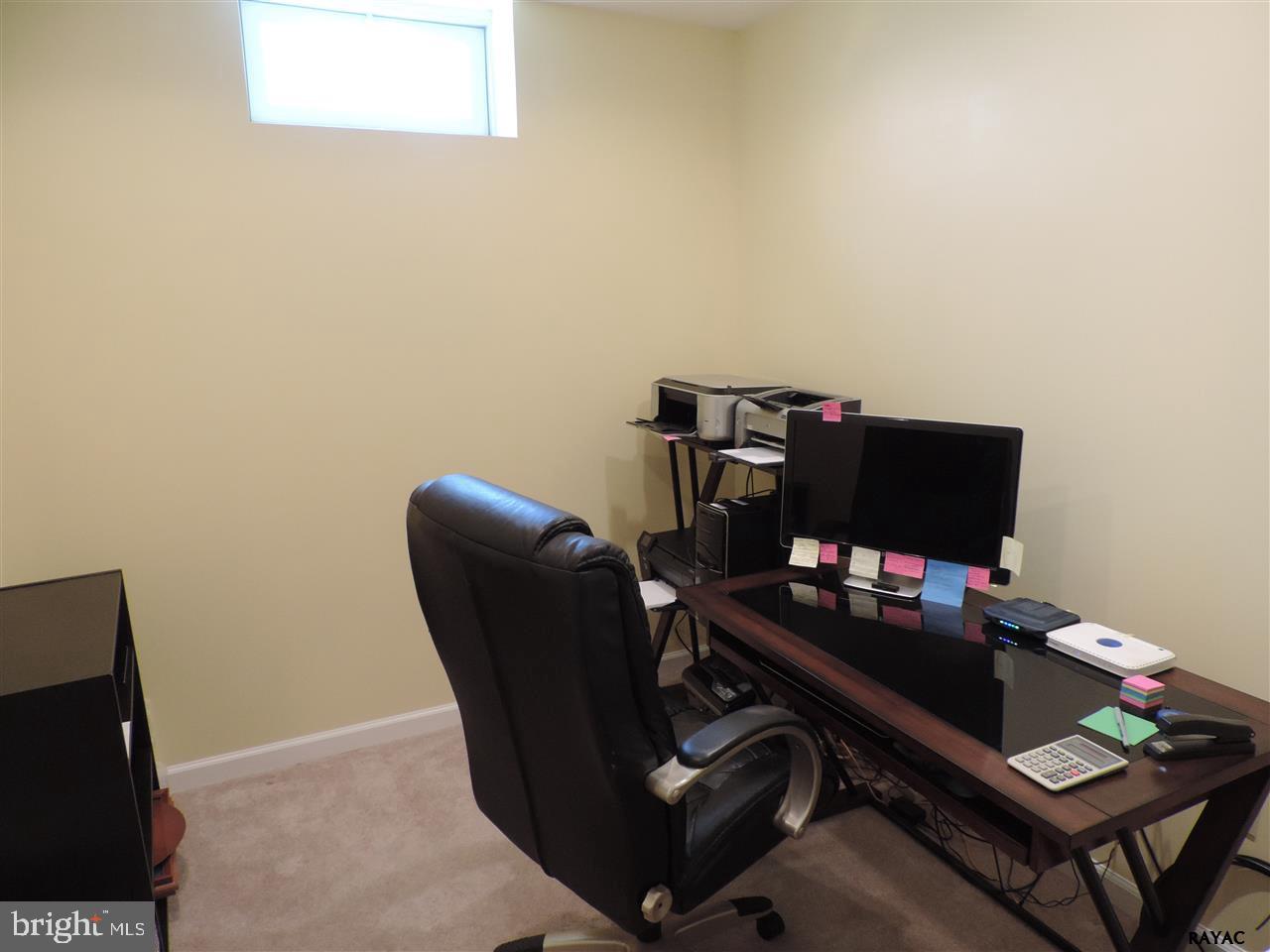 LOMBARD PINES - Residential