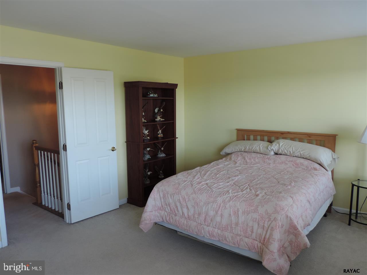 LOMBARD PINES - Residential