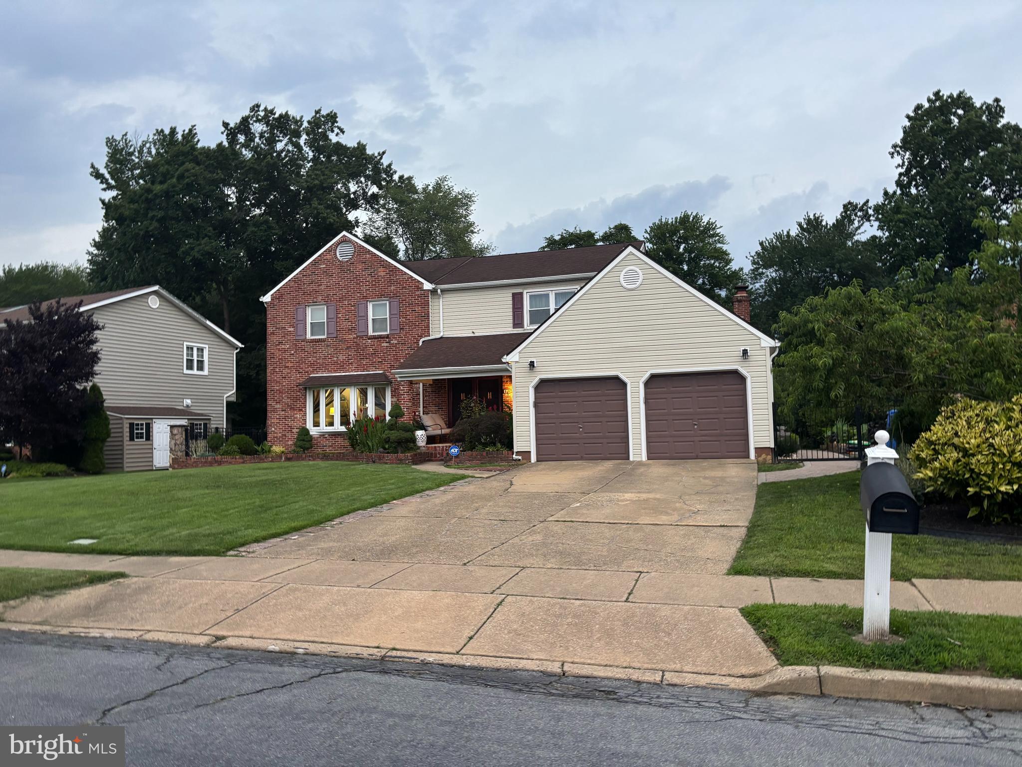 10 LAKEVIEW DRIVE