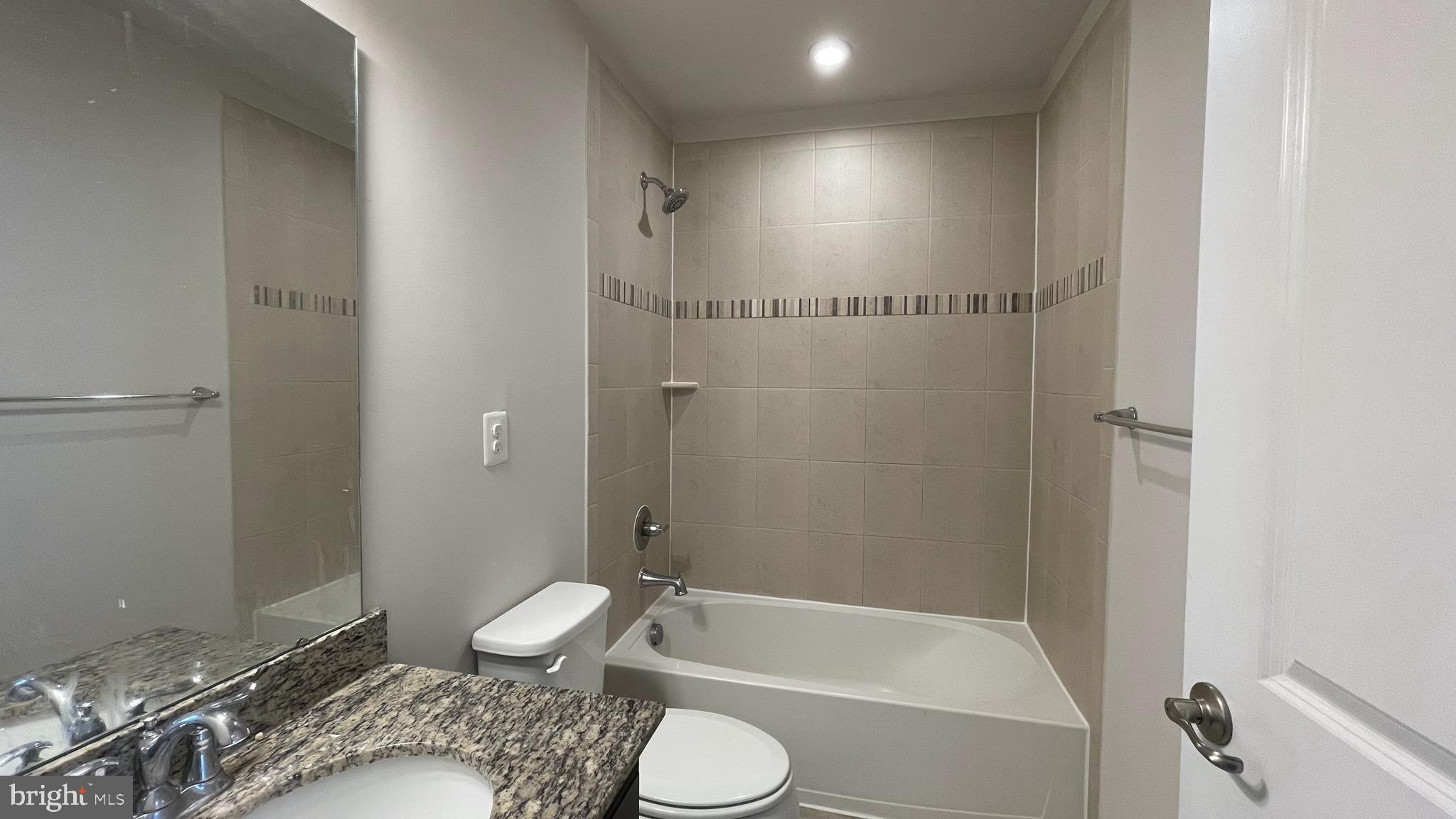 RAPPAHANNOCK LANDING - Residential Lease