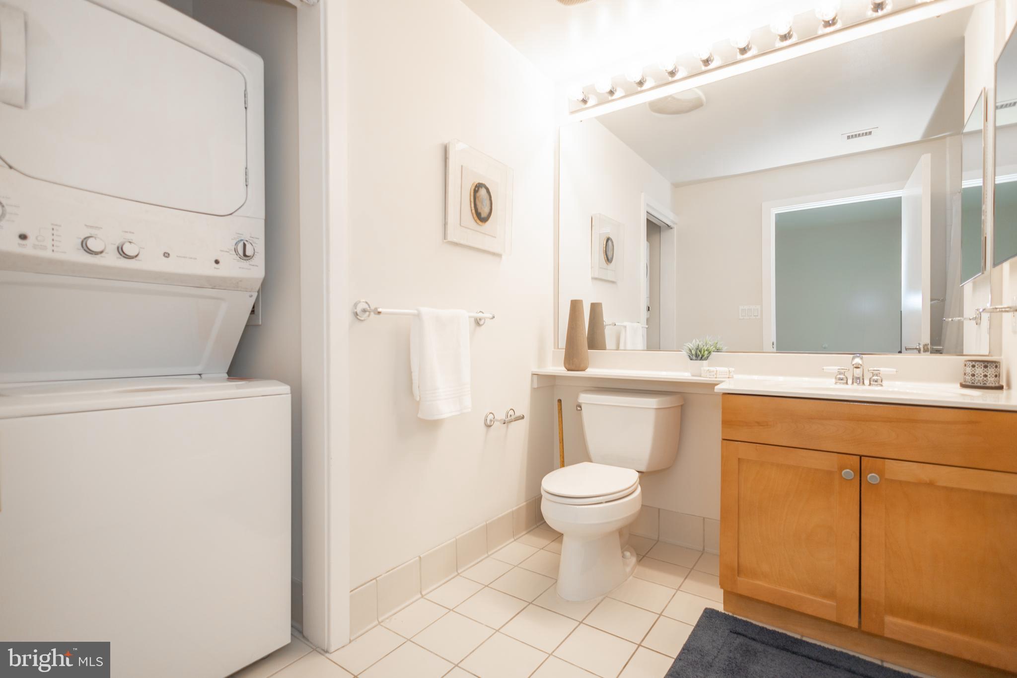 DOCKSIDE CONDOMINIUM - Residential