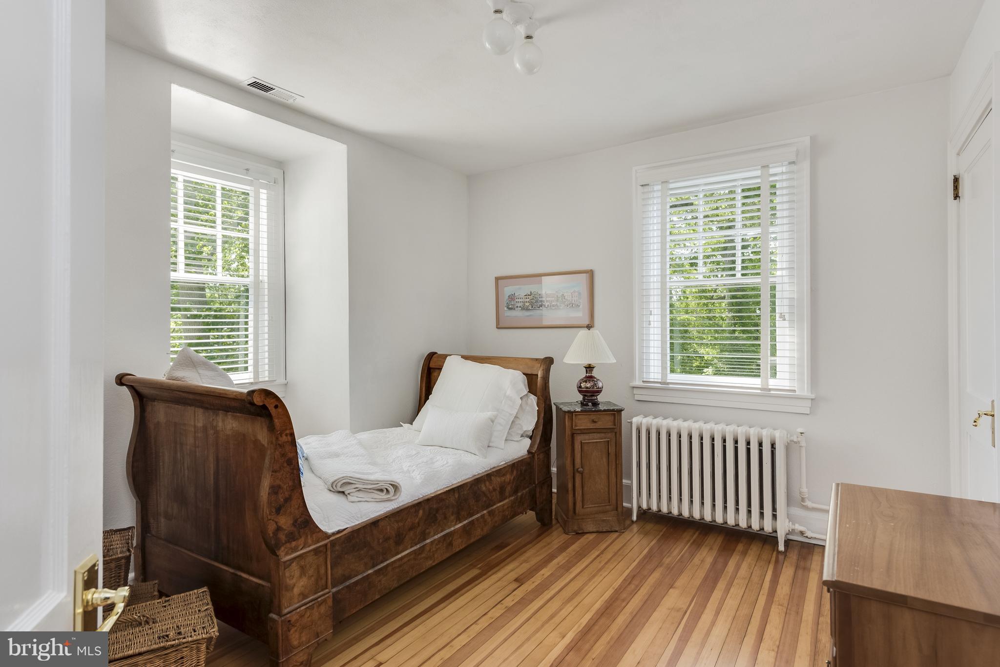 MURRAY HILL - Residential