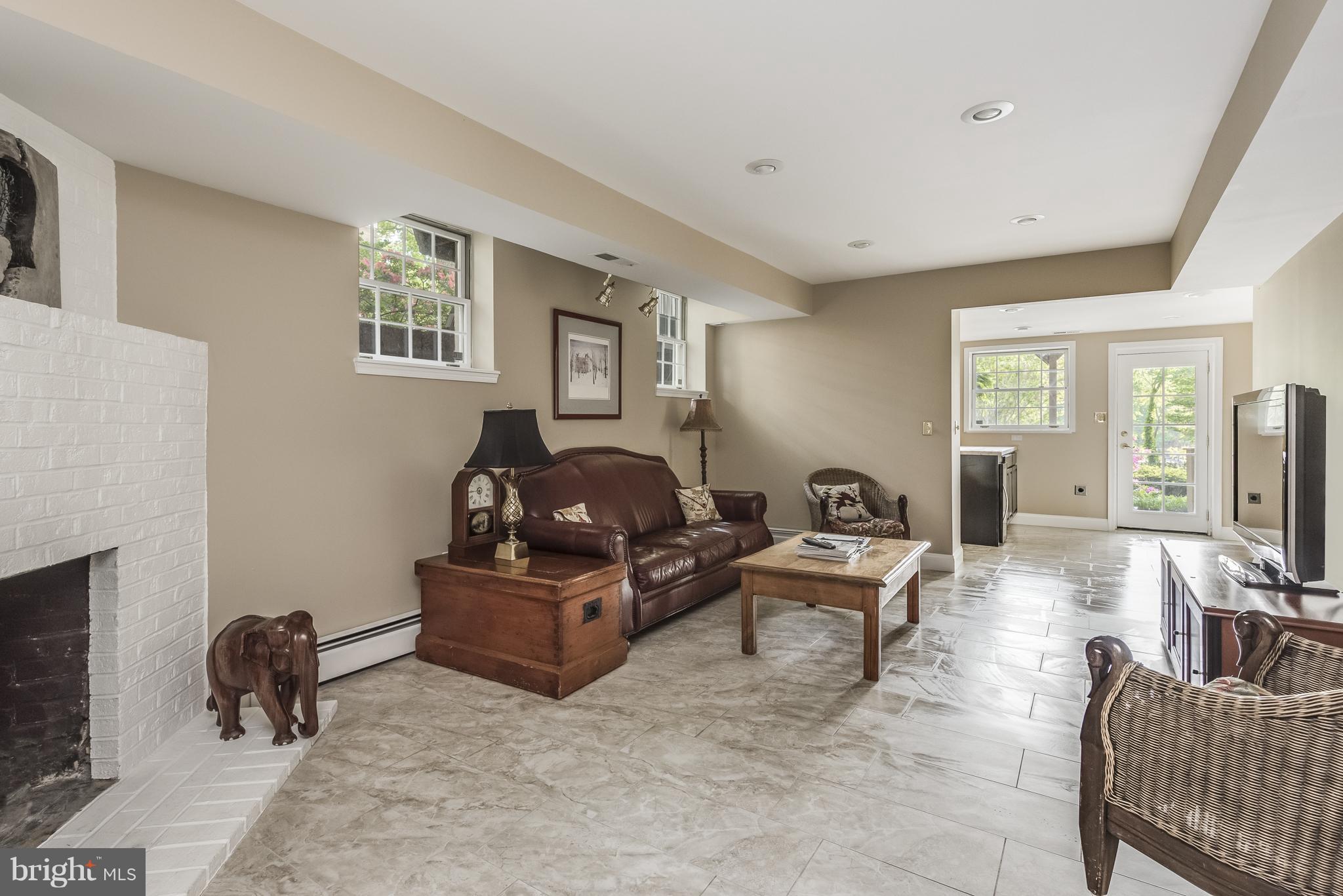 MURRAY HILL - Residential