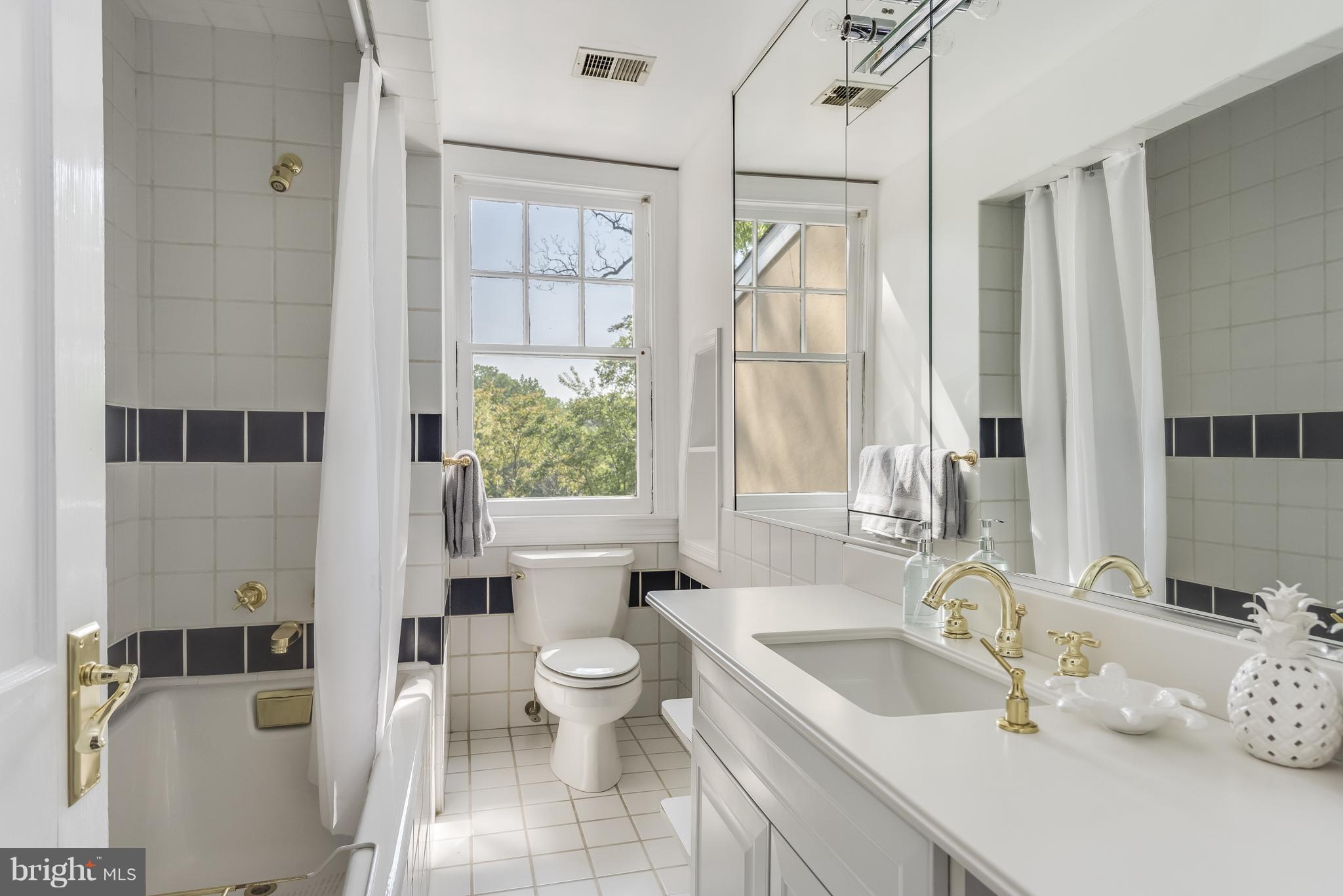 MURRAY HILL - Residential