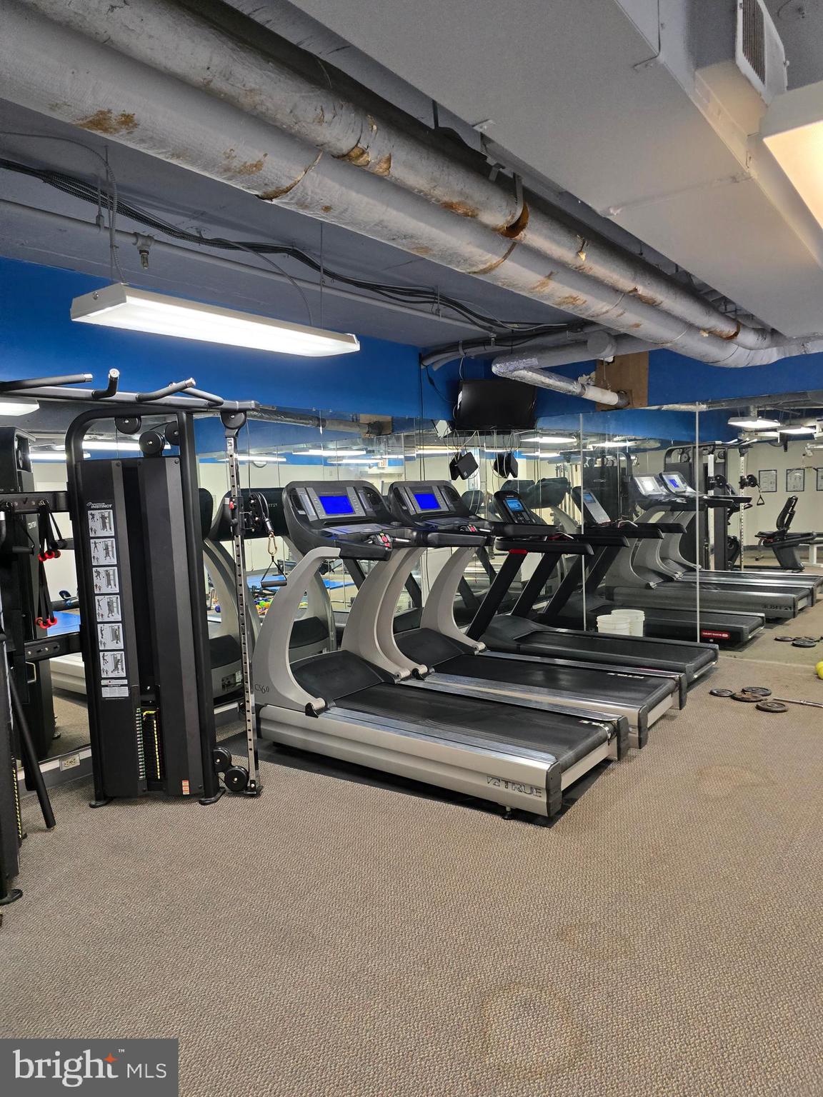 IDYLWOOD TOWERS CONDO - Residential