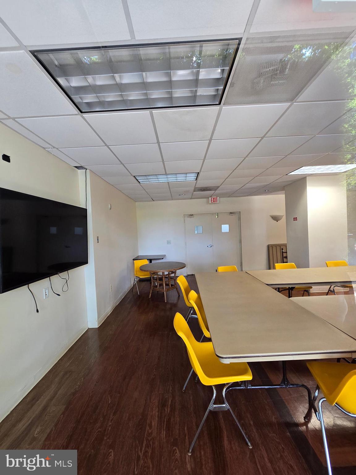 IDYLWOOD TOWERS CONDO - Residential