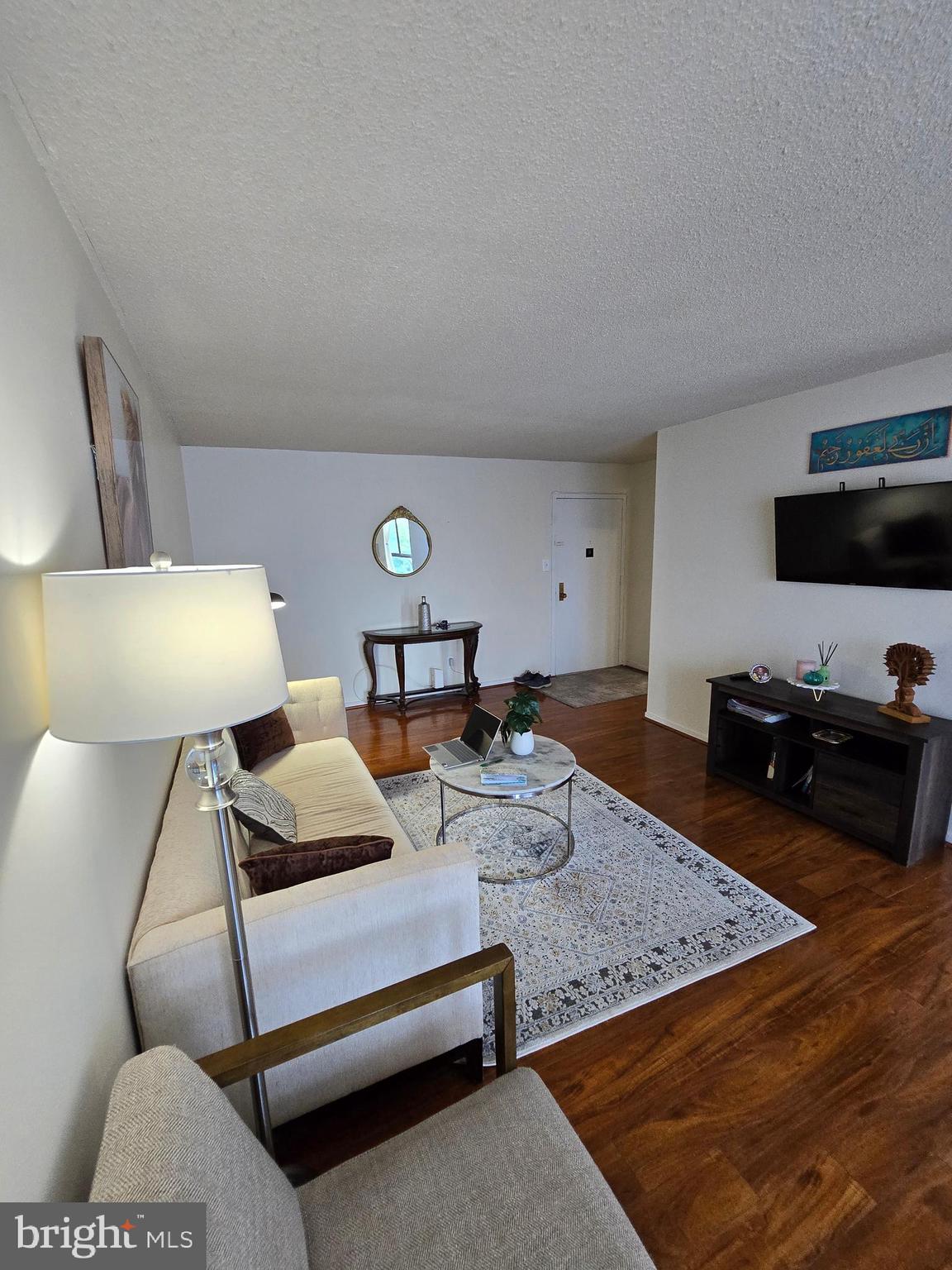 IDYLWOOD TOWERS CONDO - Residential