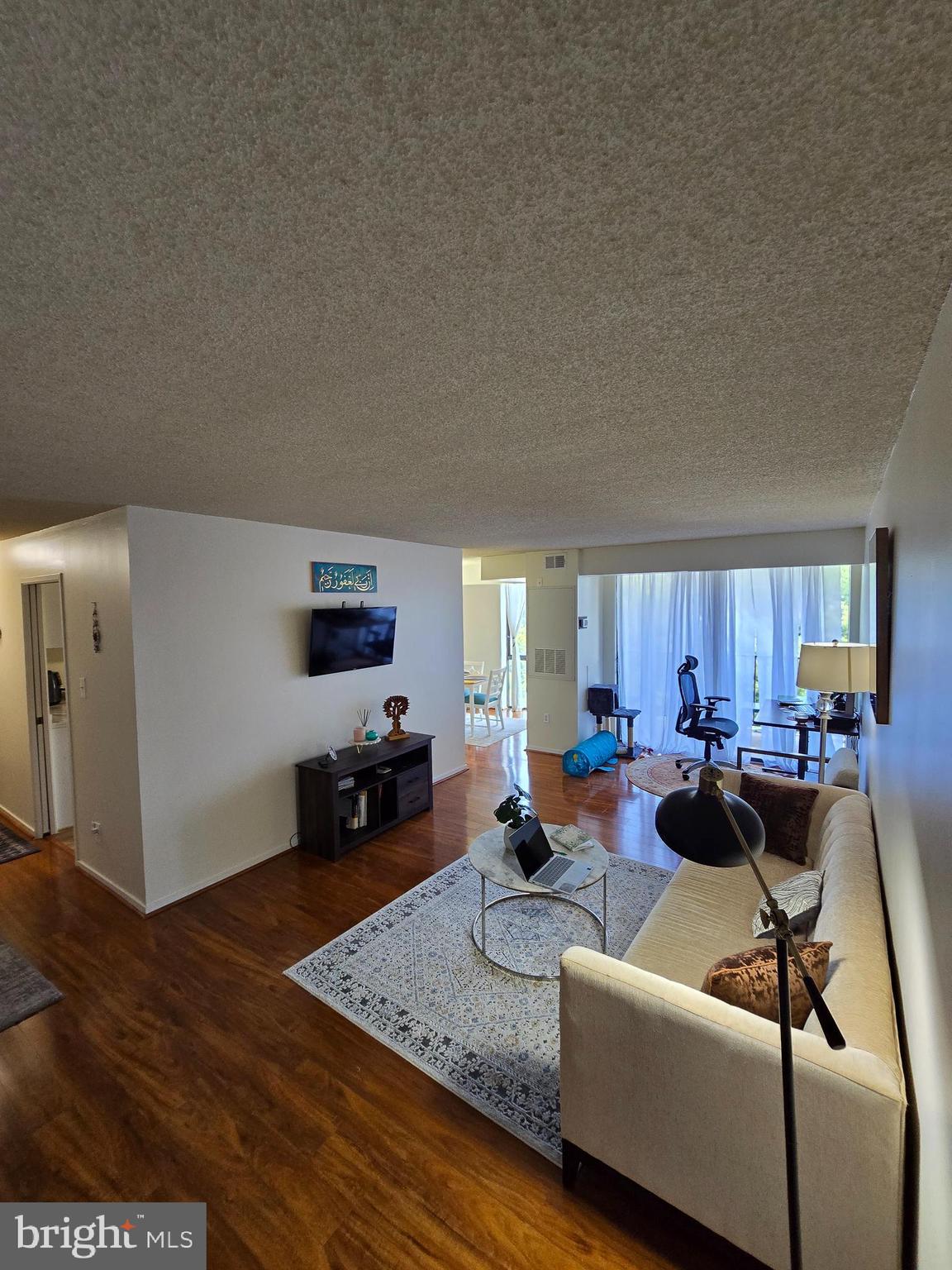 IDYLWOOD TOWERS CONDO - Residential