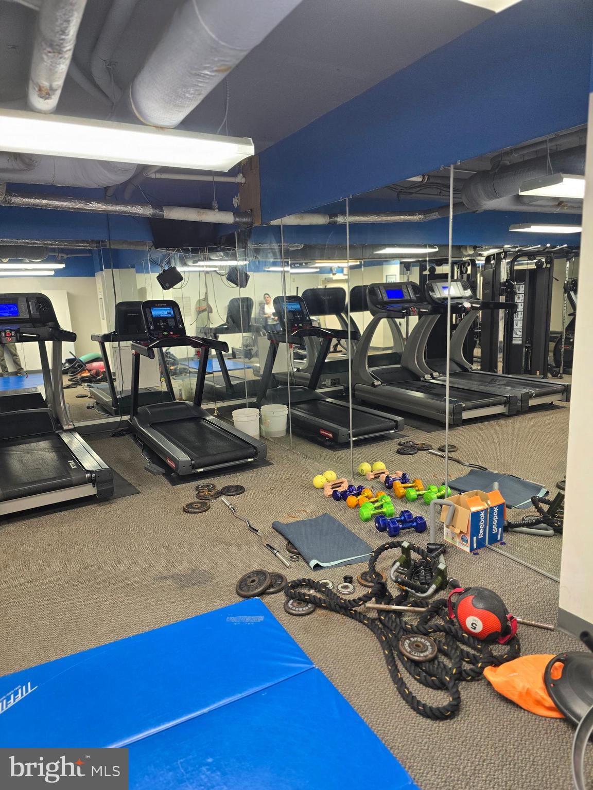 IDYLWOOD TOWERS CONDO - Residential