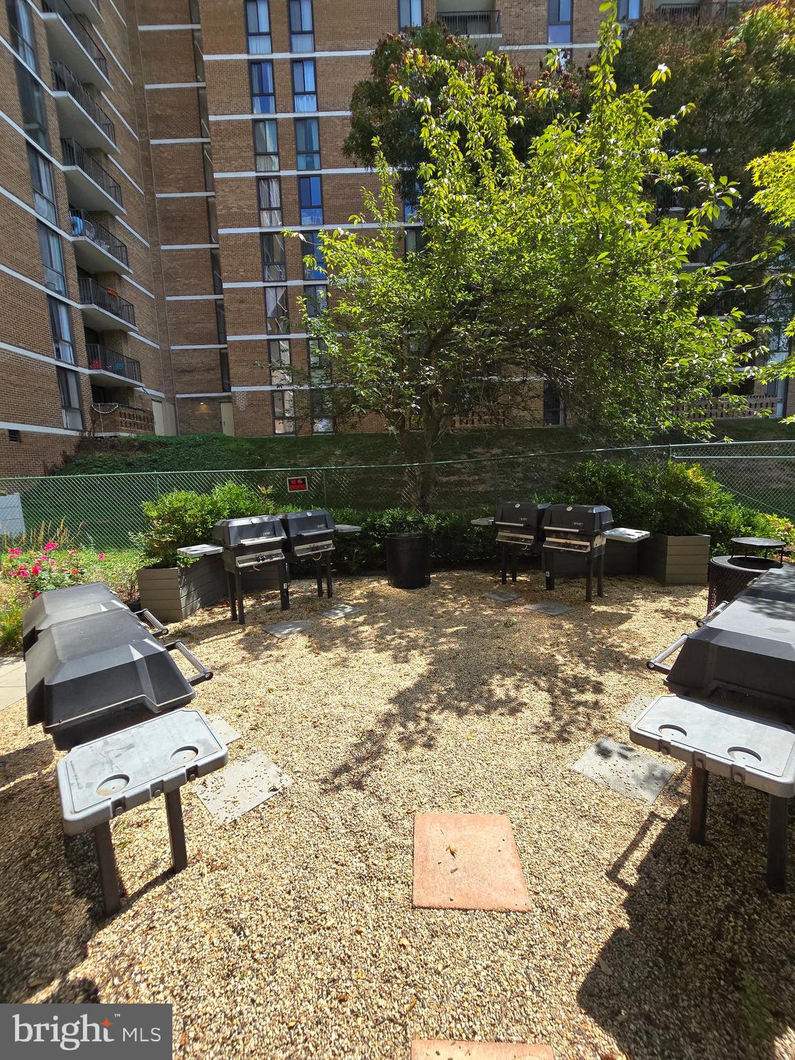 IDYLWOOD TOWERS CONDO - Residential