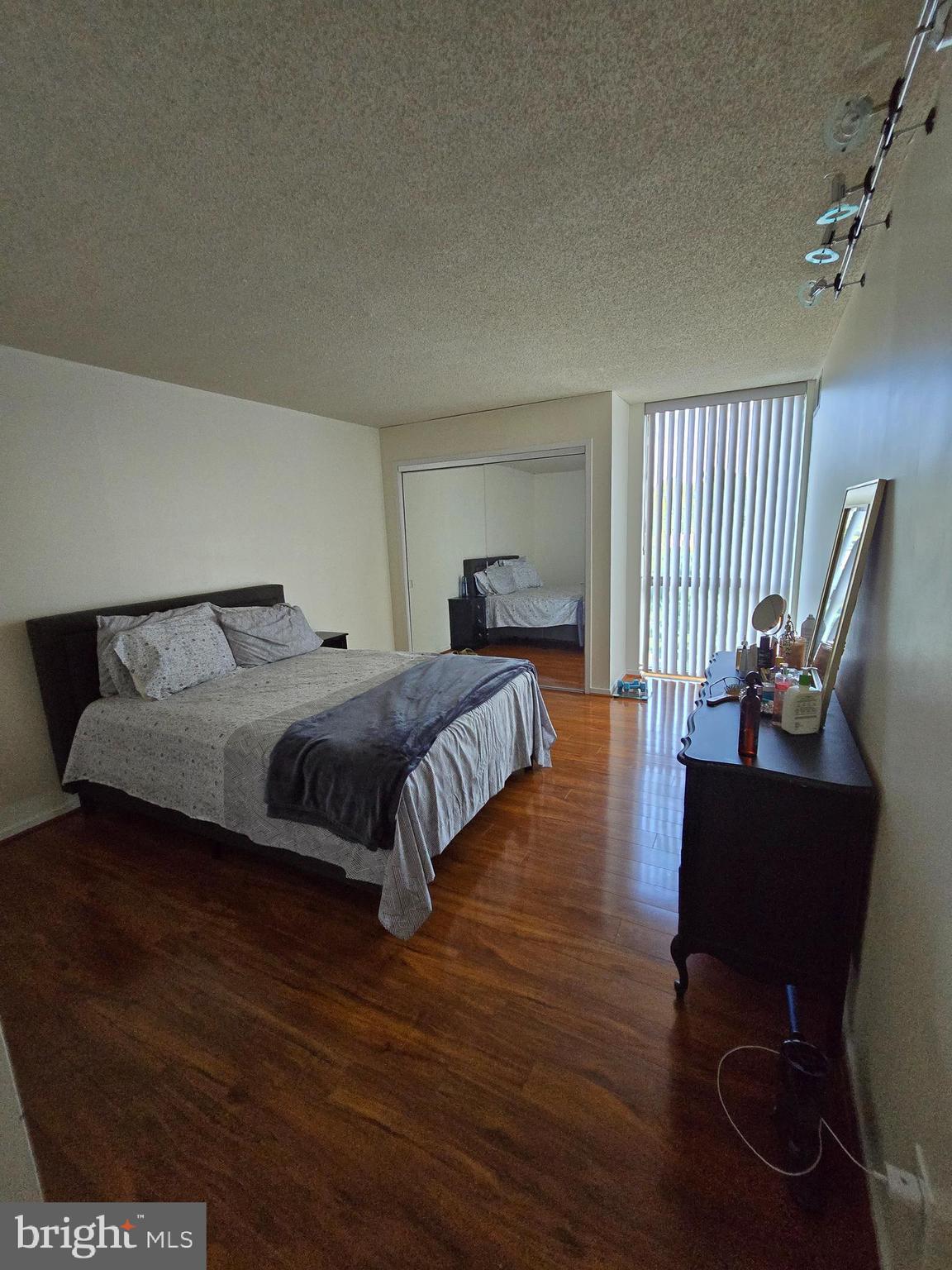 IDYLWOOD TOWERS CONDO - Residential