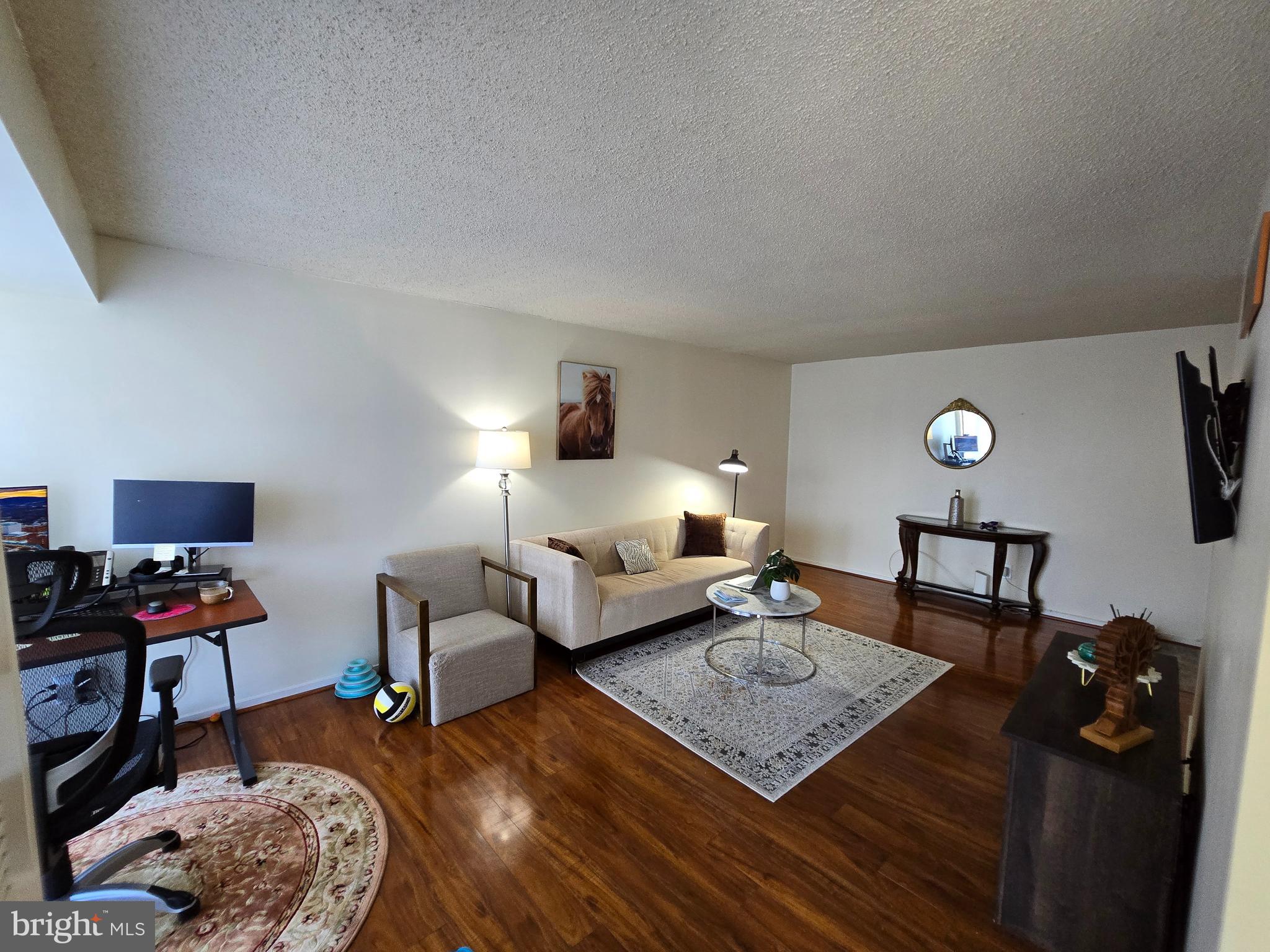 IDYLWOOD TOWERS CONDO - Residential