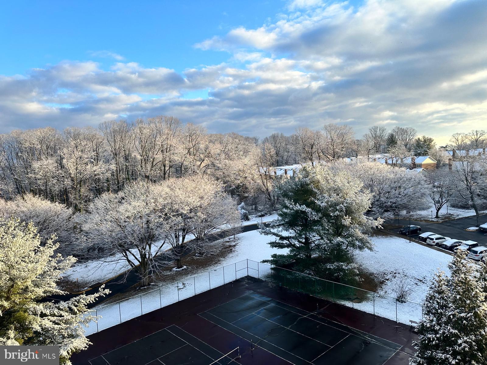 IDYLWOOD TOWERS CONDO - Residential