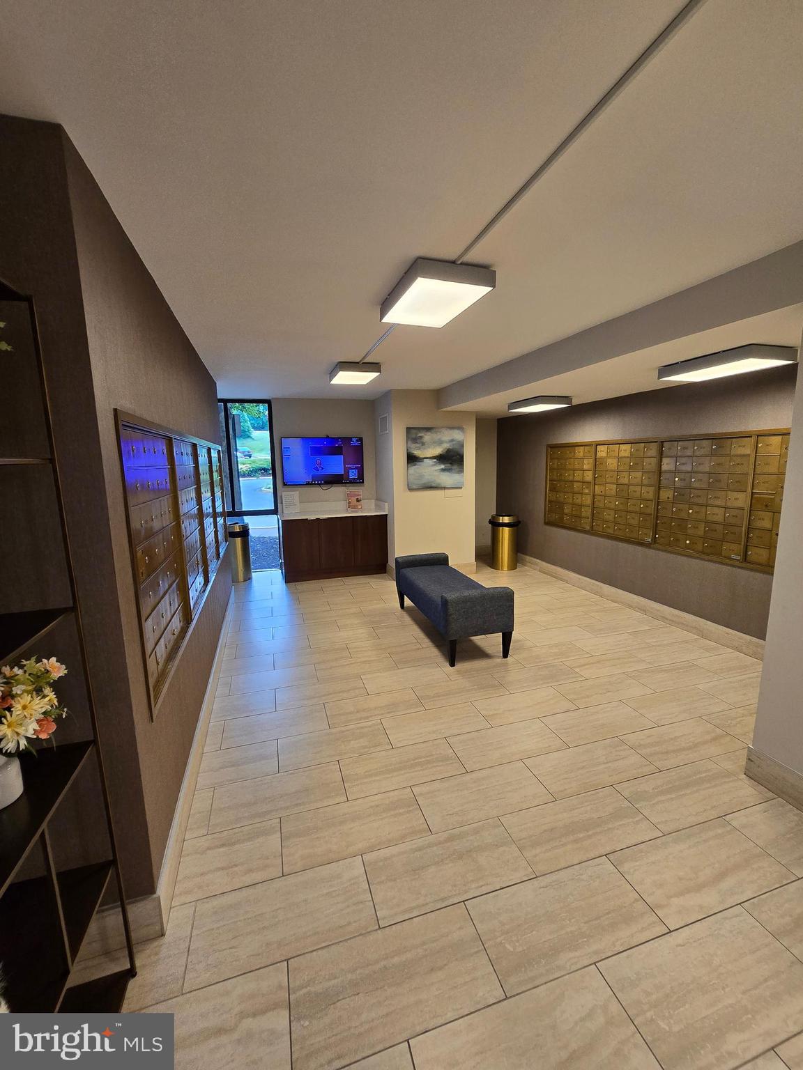 IDYLWOOD TOWERS CONDO - Residential