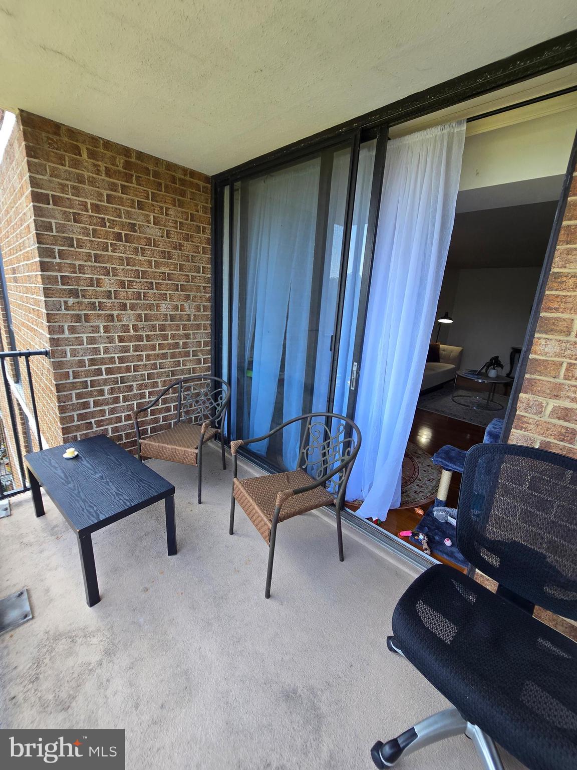 IDYLWOOD TOWERS CONDO - Residential