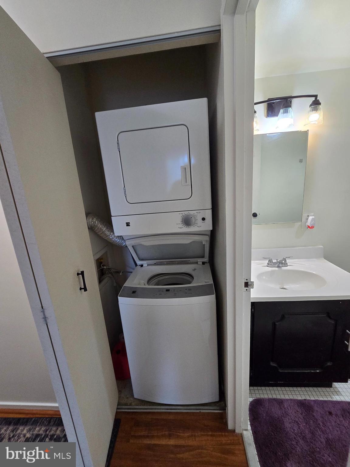 IDYLWOOD TOWERS CONDO - Residential